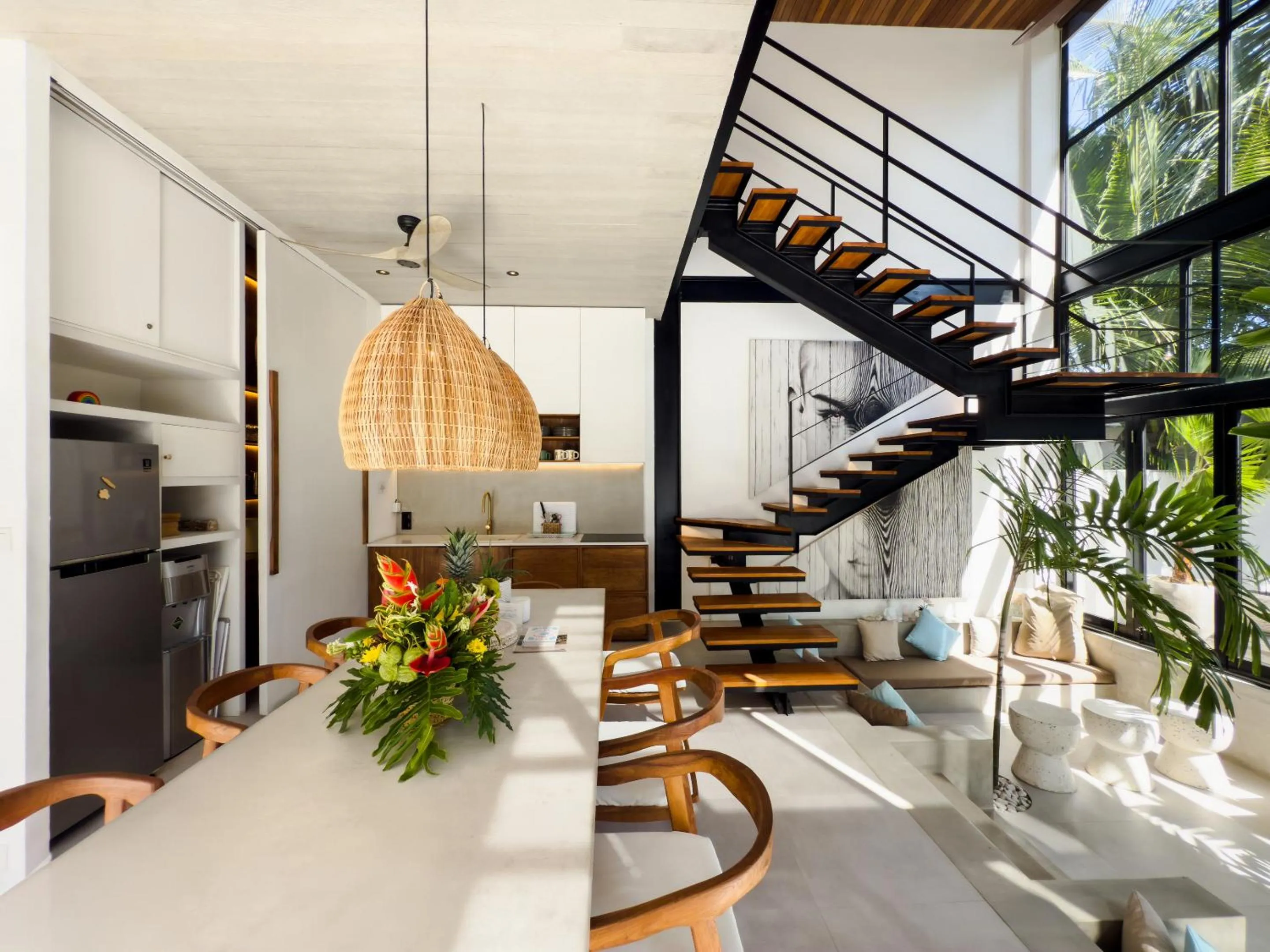 Kitchen or kitchenette in Baliwood Residence Villas by BREIG