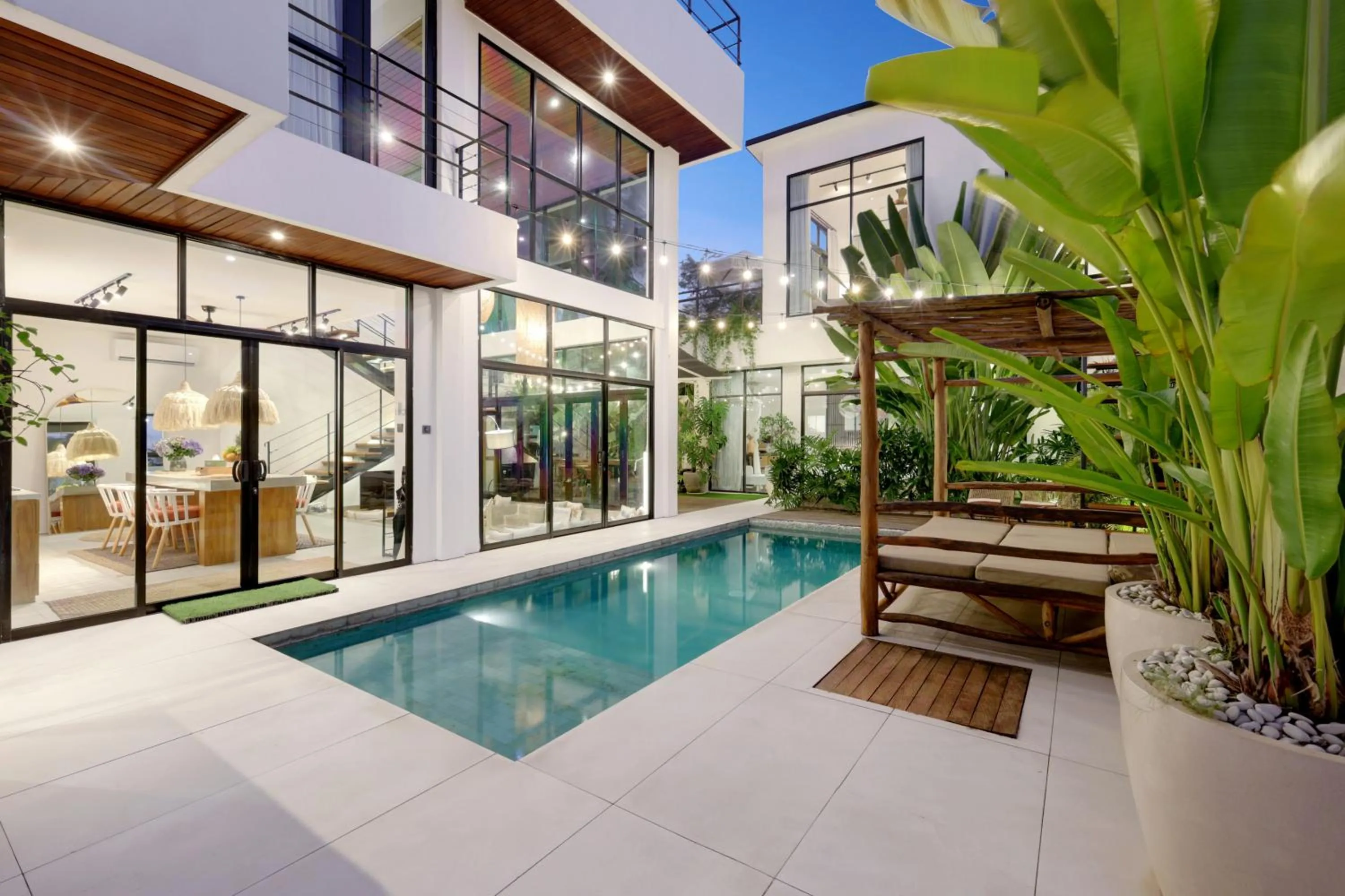 Swimming pool in Baliwood Residence Villas by BREIG