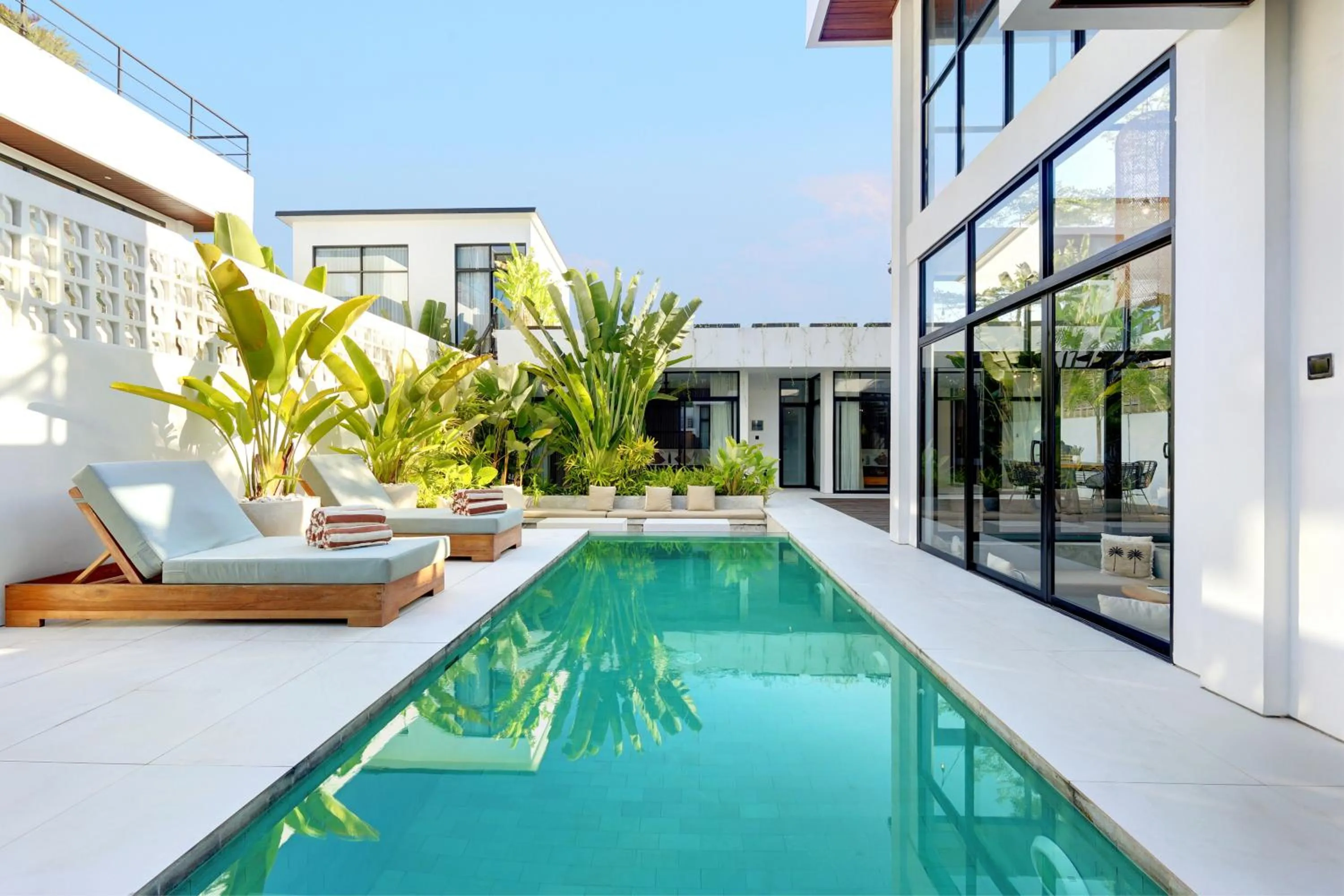 Swimming pool in Baliwood Residence Villas by BREIG