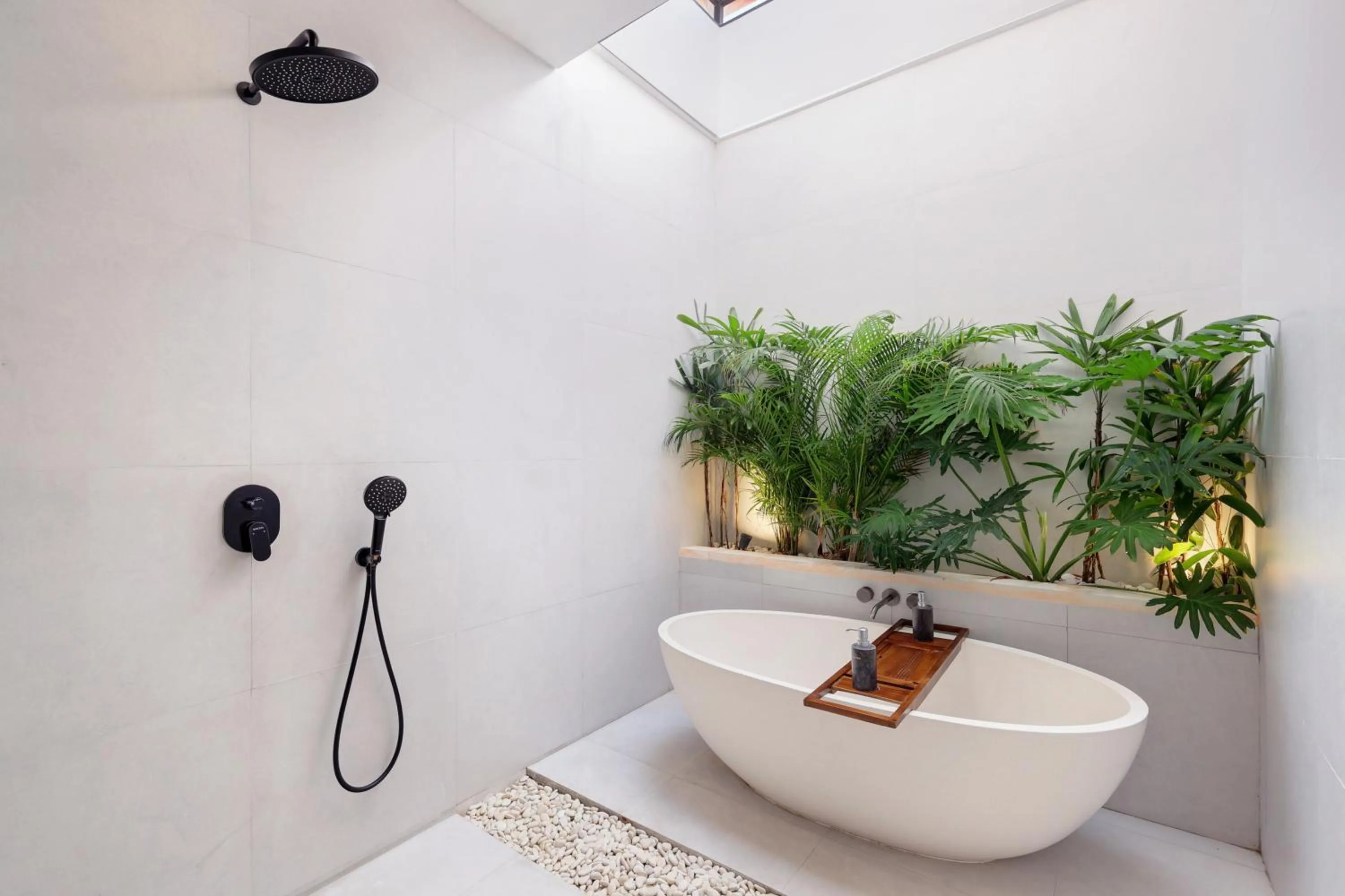 Toilet in Baliwood Residence Villas by BREIG