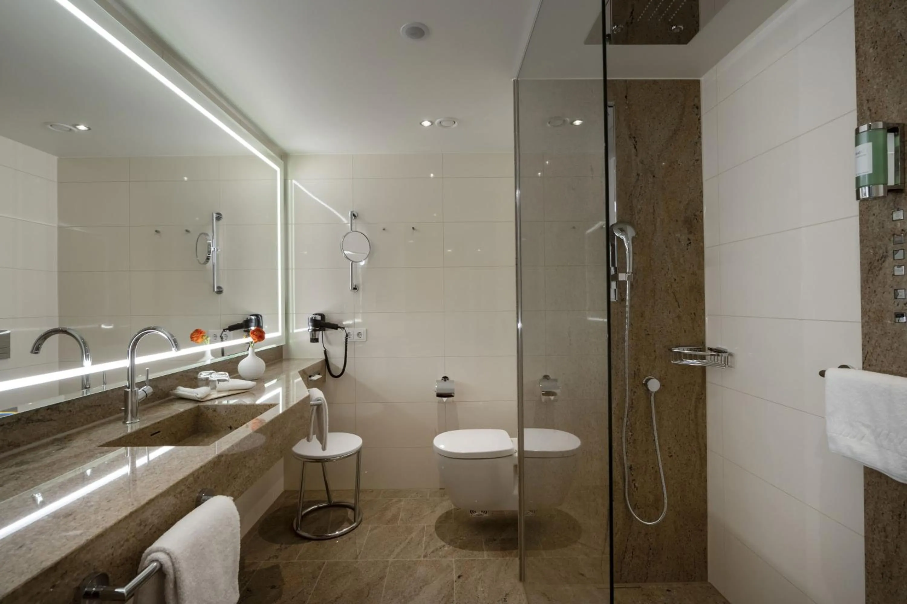 Bathroom in Maritim Hotel Ingolstadt