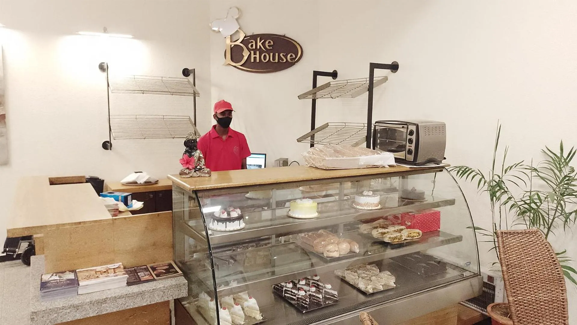 Food and drinks in Goa Country Club Near Park Hospital BY Pearl I Luxury resort in Gurgaon