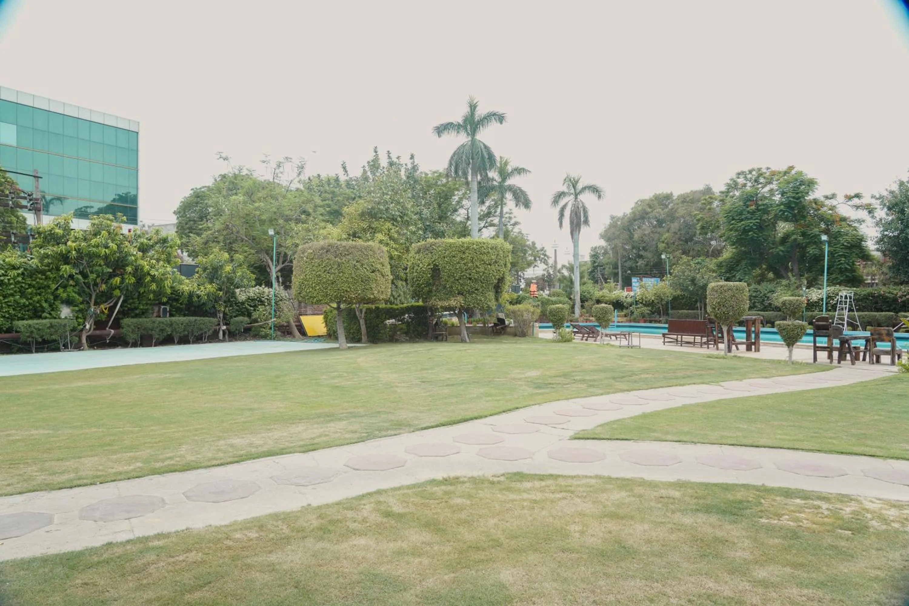Garden in Goa Country Club Near Park Hospital BY Pearl I Luxury resort in Gurgaon