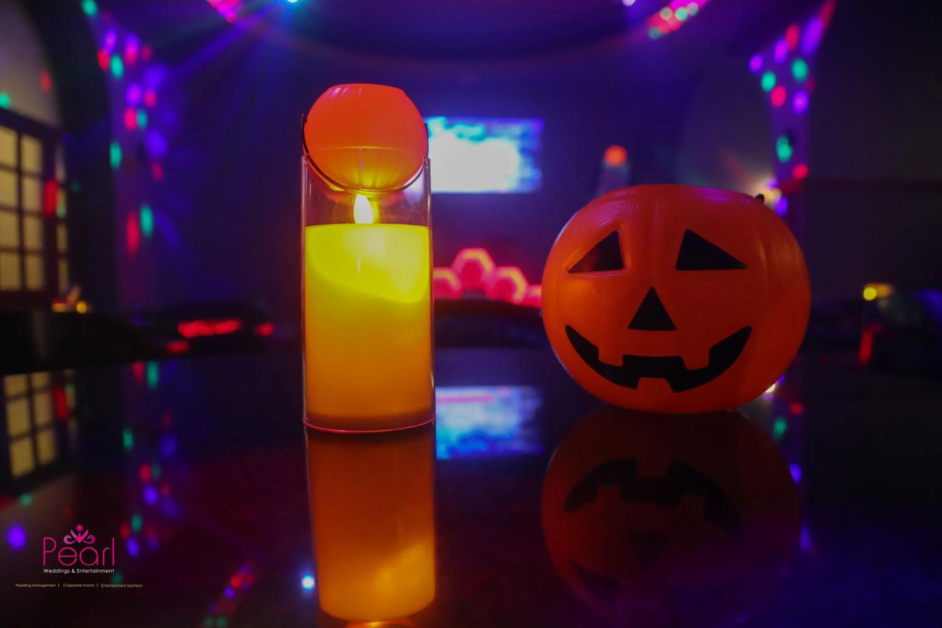 Lounge or bar in Goa Country Club Near Park Hospital BY Pearl I Luxury resort in Gurgaon