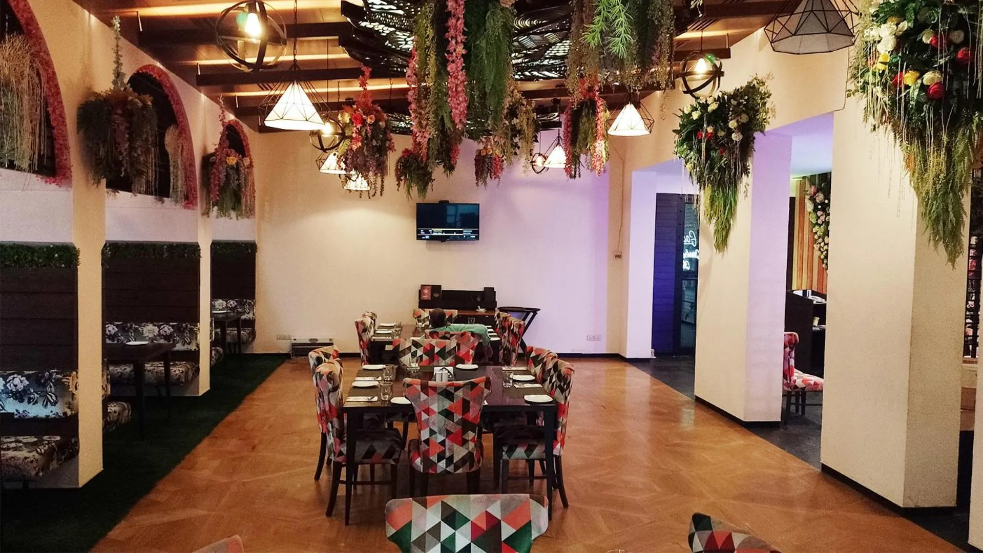 Restaurant/places to eat in Goa Country Club Near Park Hospital BY Pearl I Luxury resort in Gurgaon