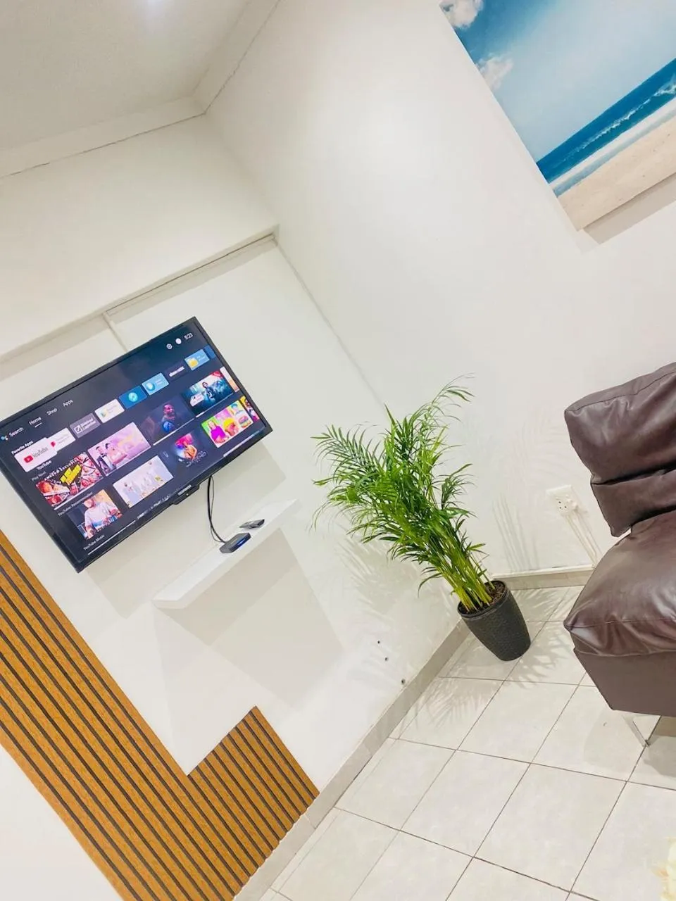 TV and multimedia in Airport Royal Guest House