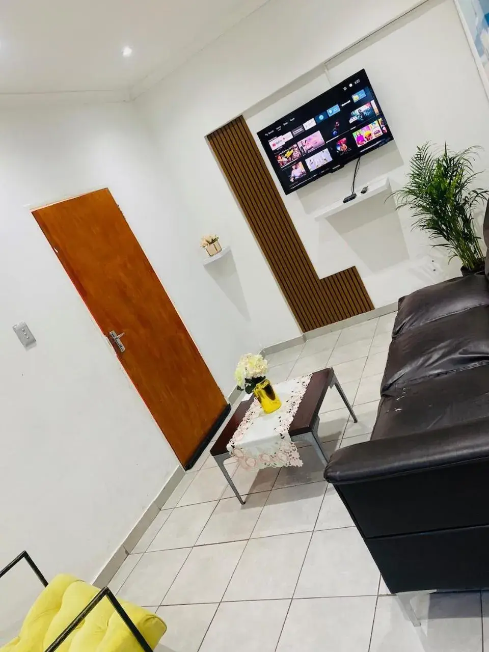 Deluxe Family Suite in Airport Royal Guest House Deluxe Family Suite in Airport Royal Guest House