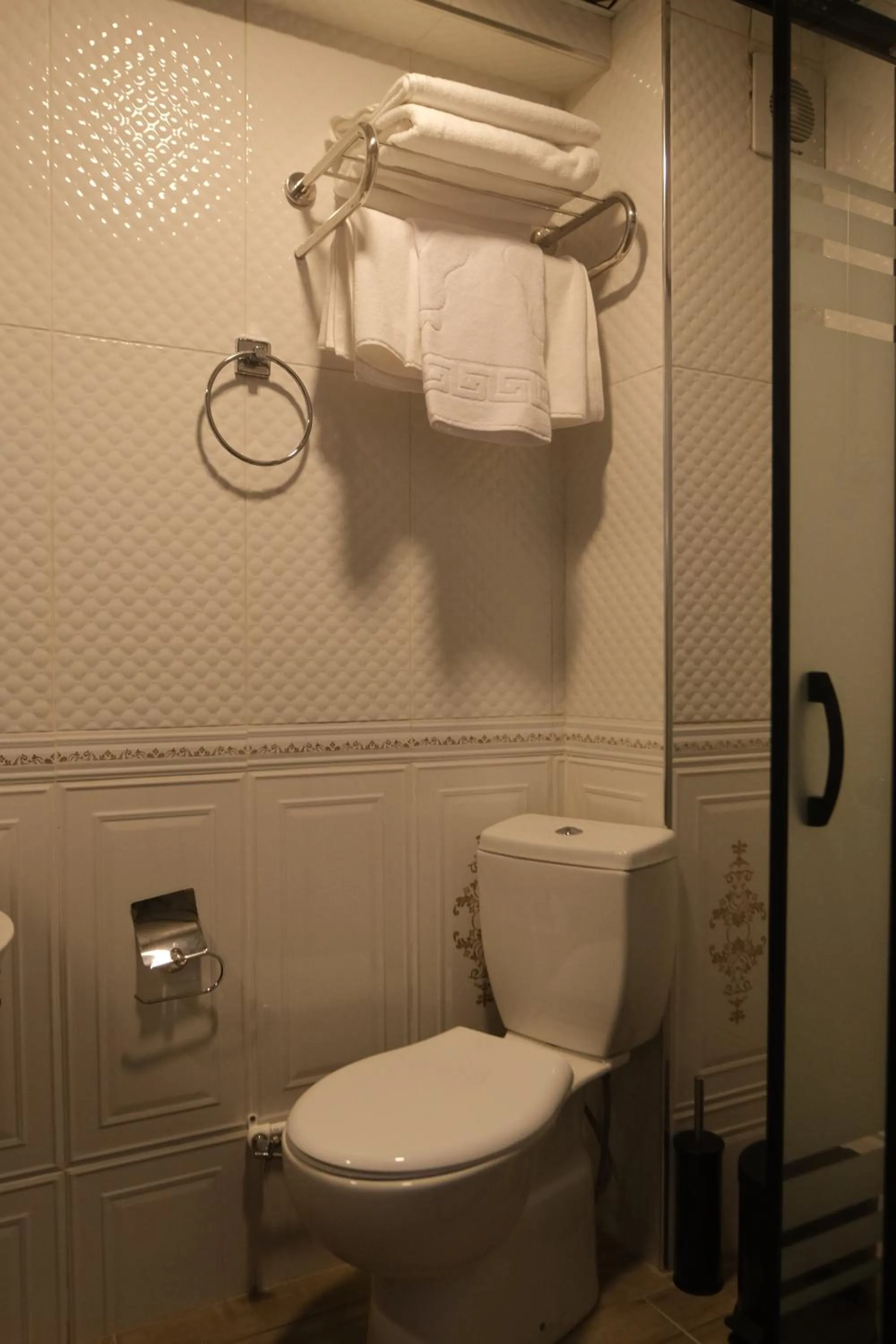 Bathroom in ÇAĞ OTEL