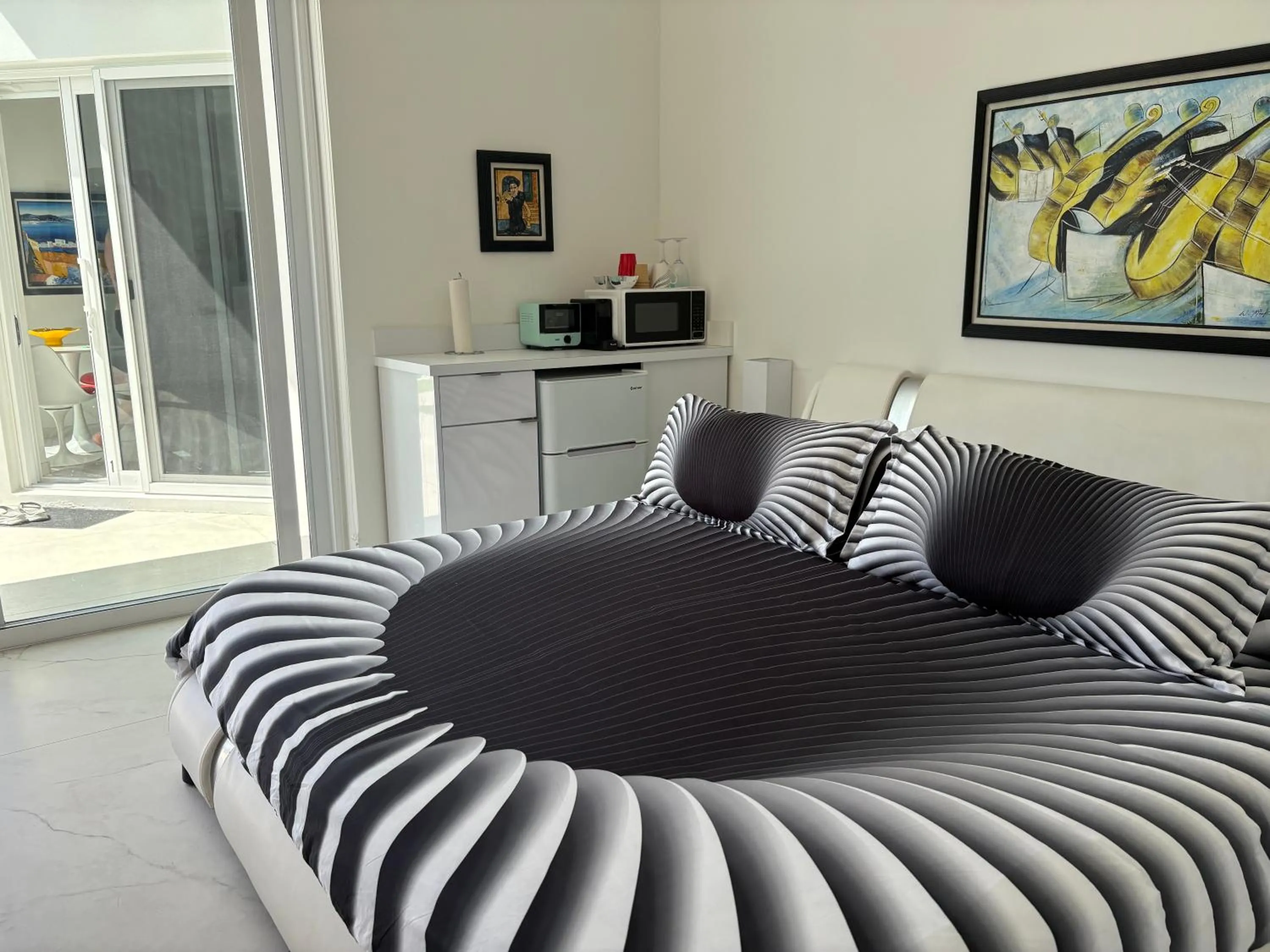 Men only clothing option guesthouse near Wilton Manors