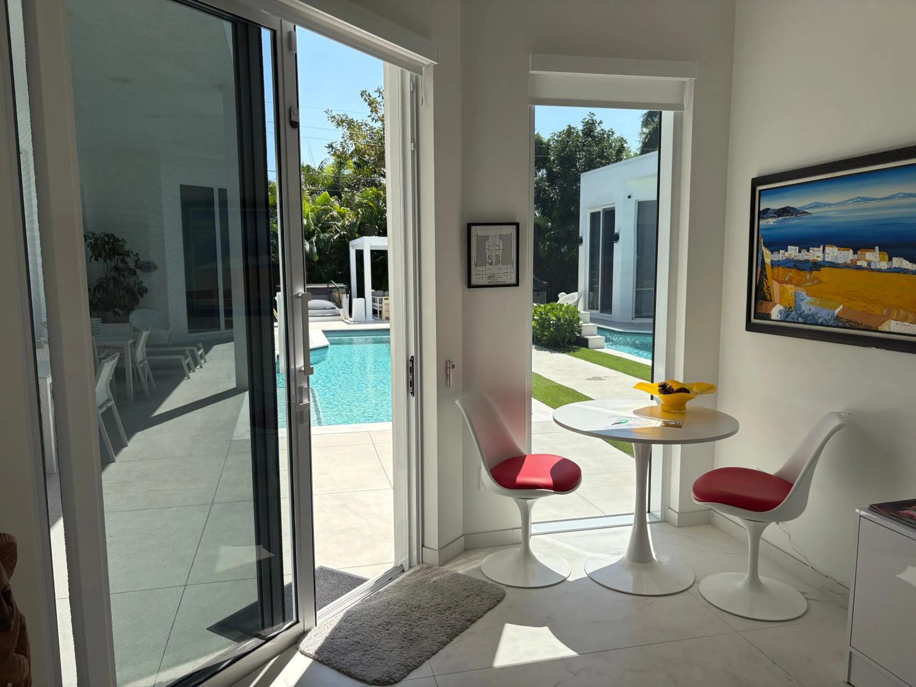 Men only clothing option guesthouse near Wilton Manors