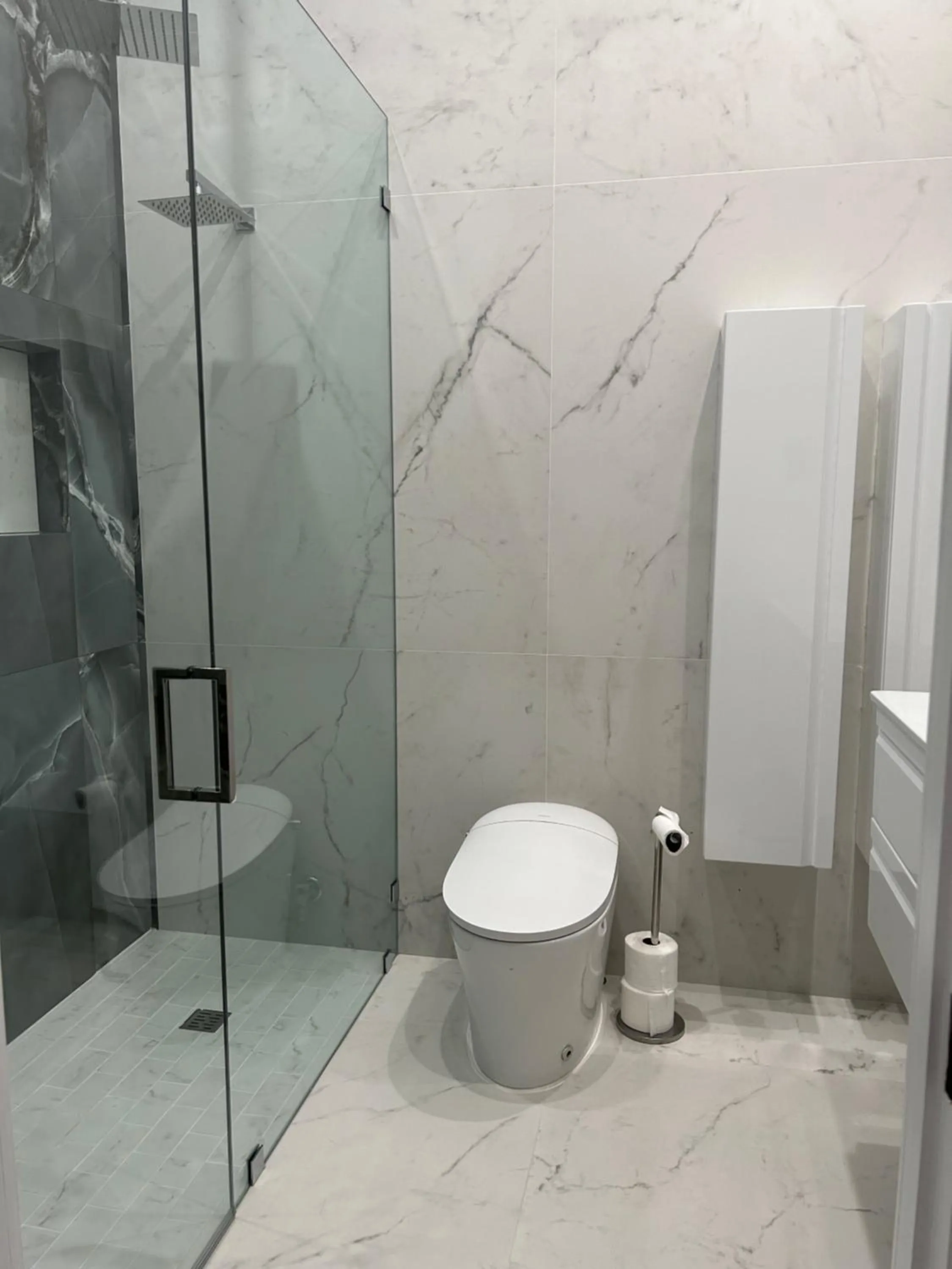 Men only clothing option guesthouse near Wilton Manors