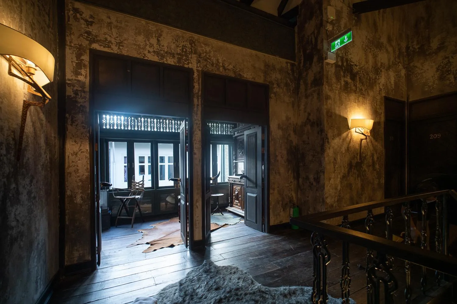 Seating area in Baan Tuk Din Hotel