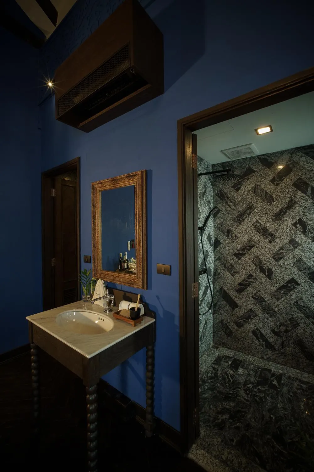 Bathroom in Baan Tuk Din Hotel