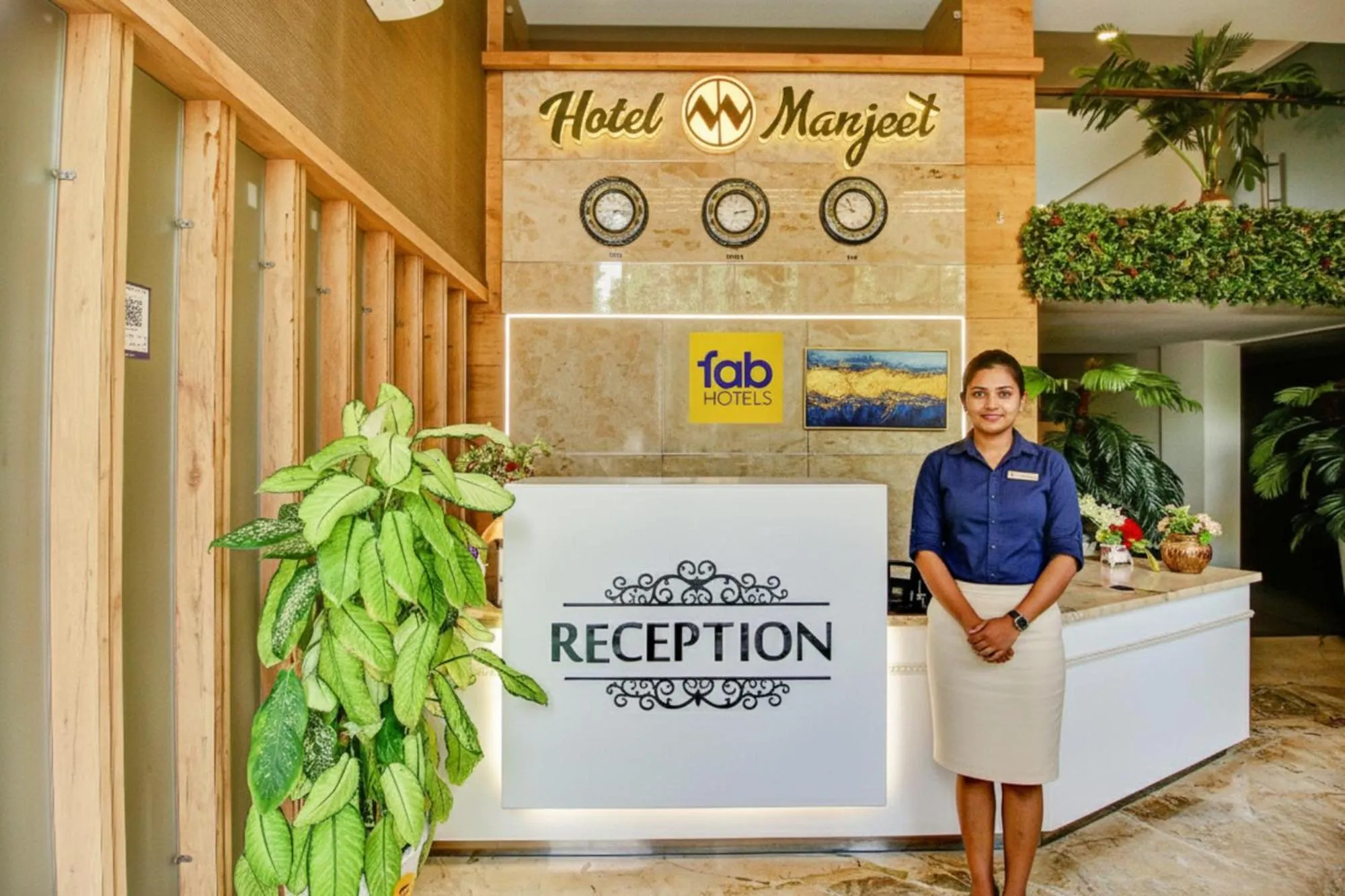 Lobby or reception in FabHotel Prime Manjeet