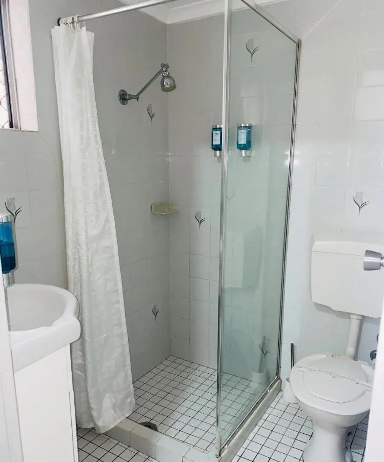 Bathroom in Beach Park Motel