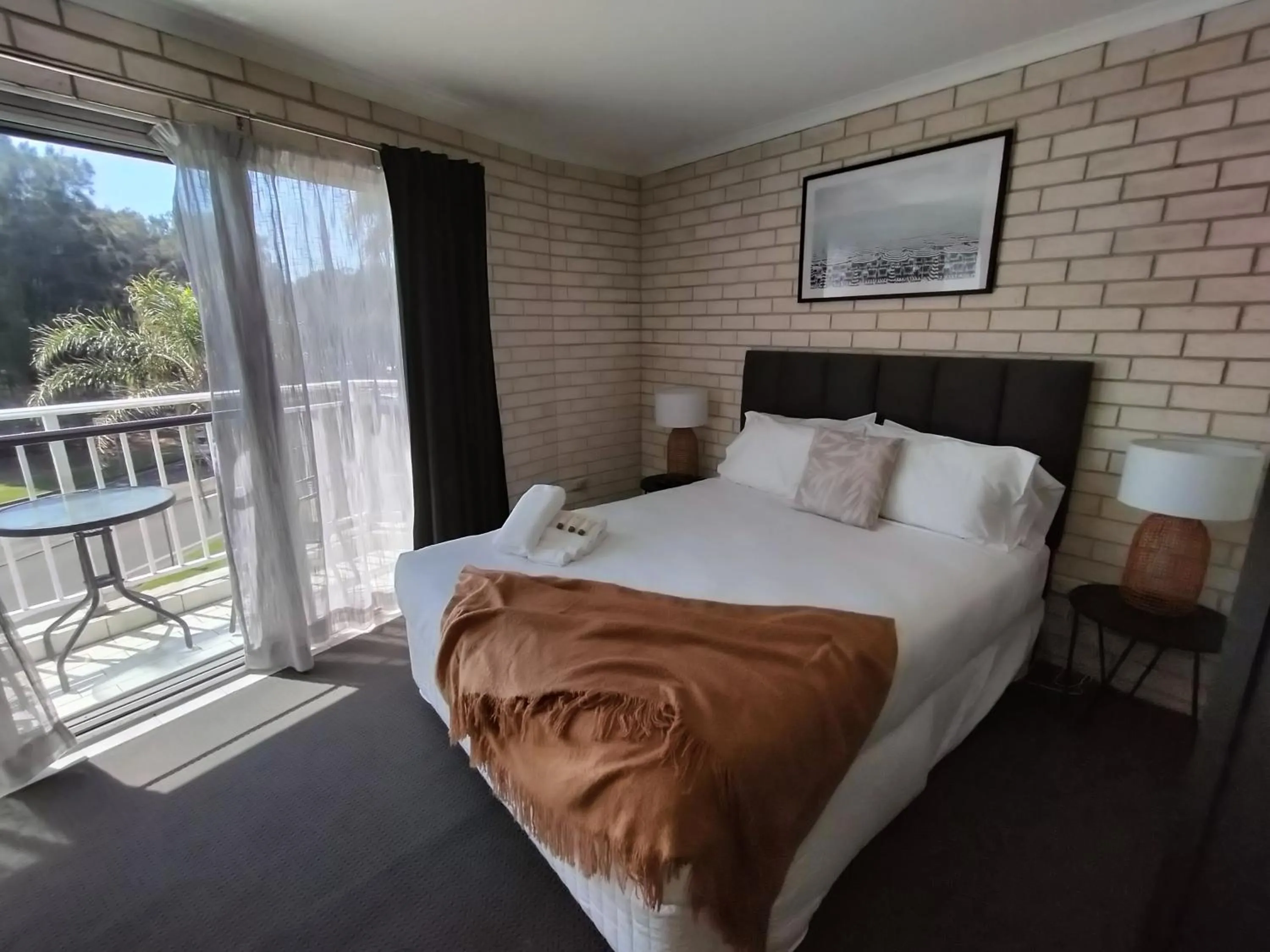 Bedroom in Beach Park Motel