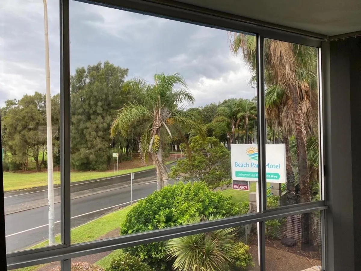 Garden in Beach Park Motel