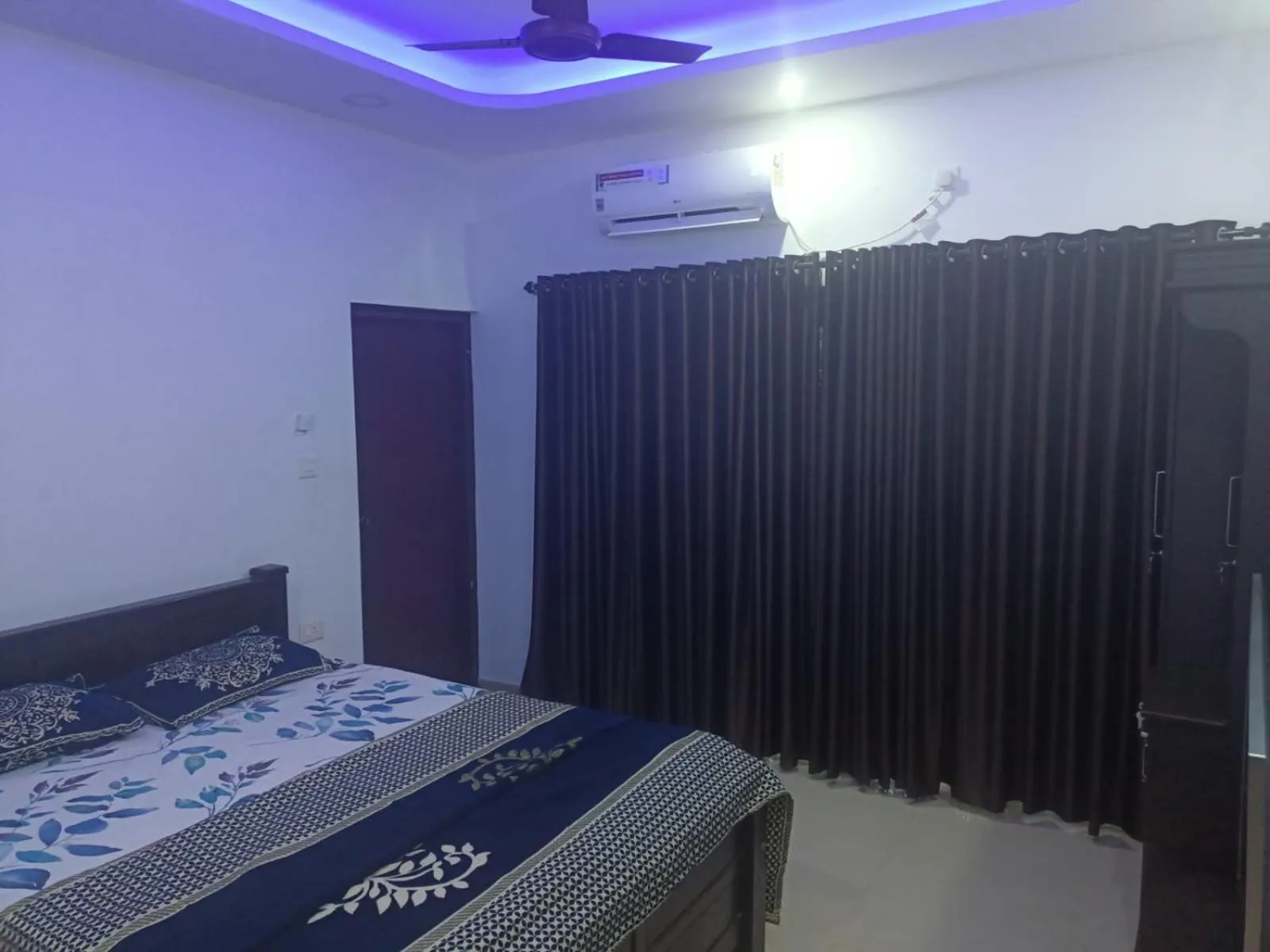 Bed in Rain Homestay