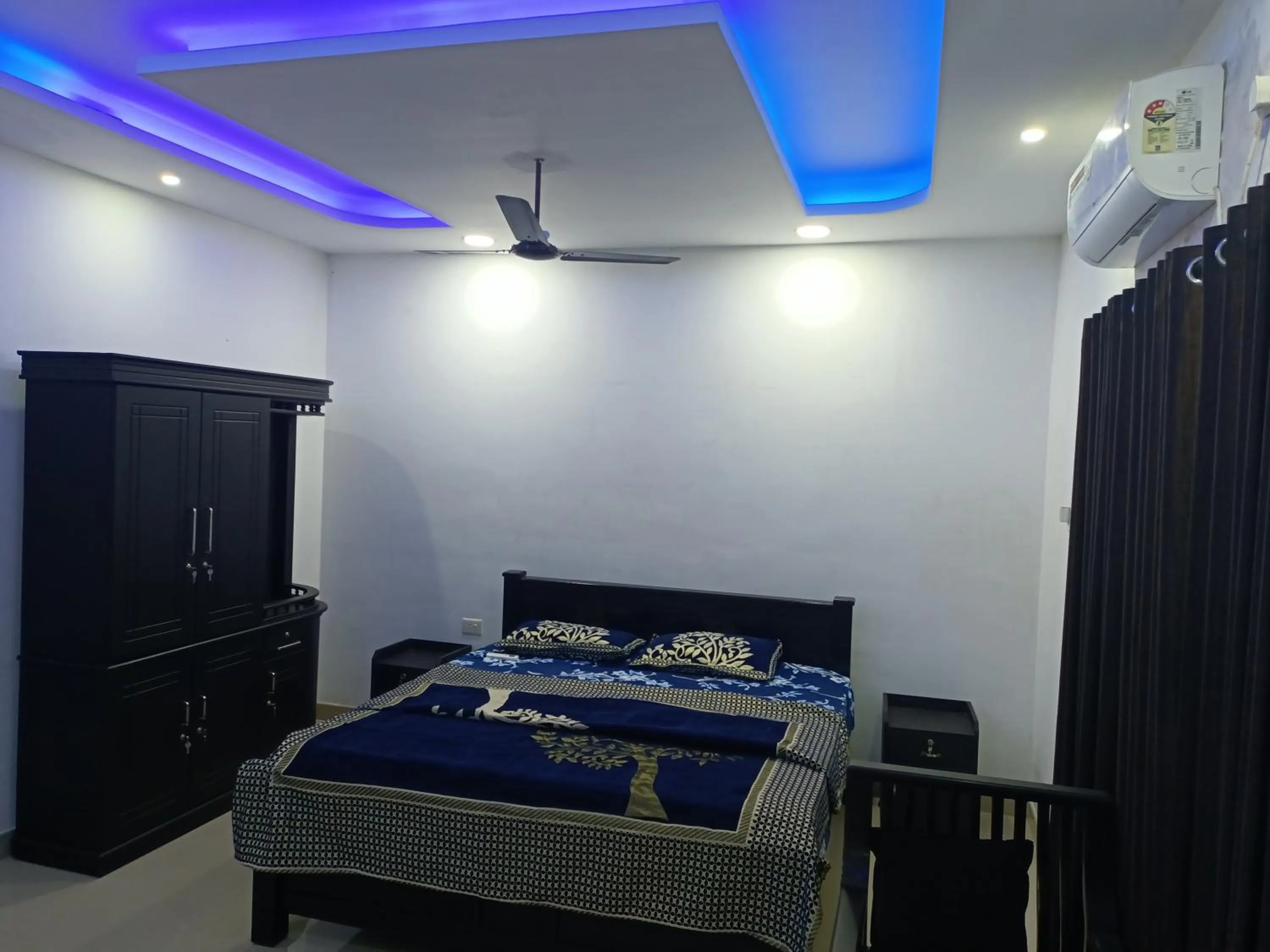 Bed in Rain Homestay