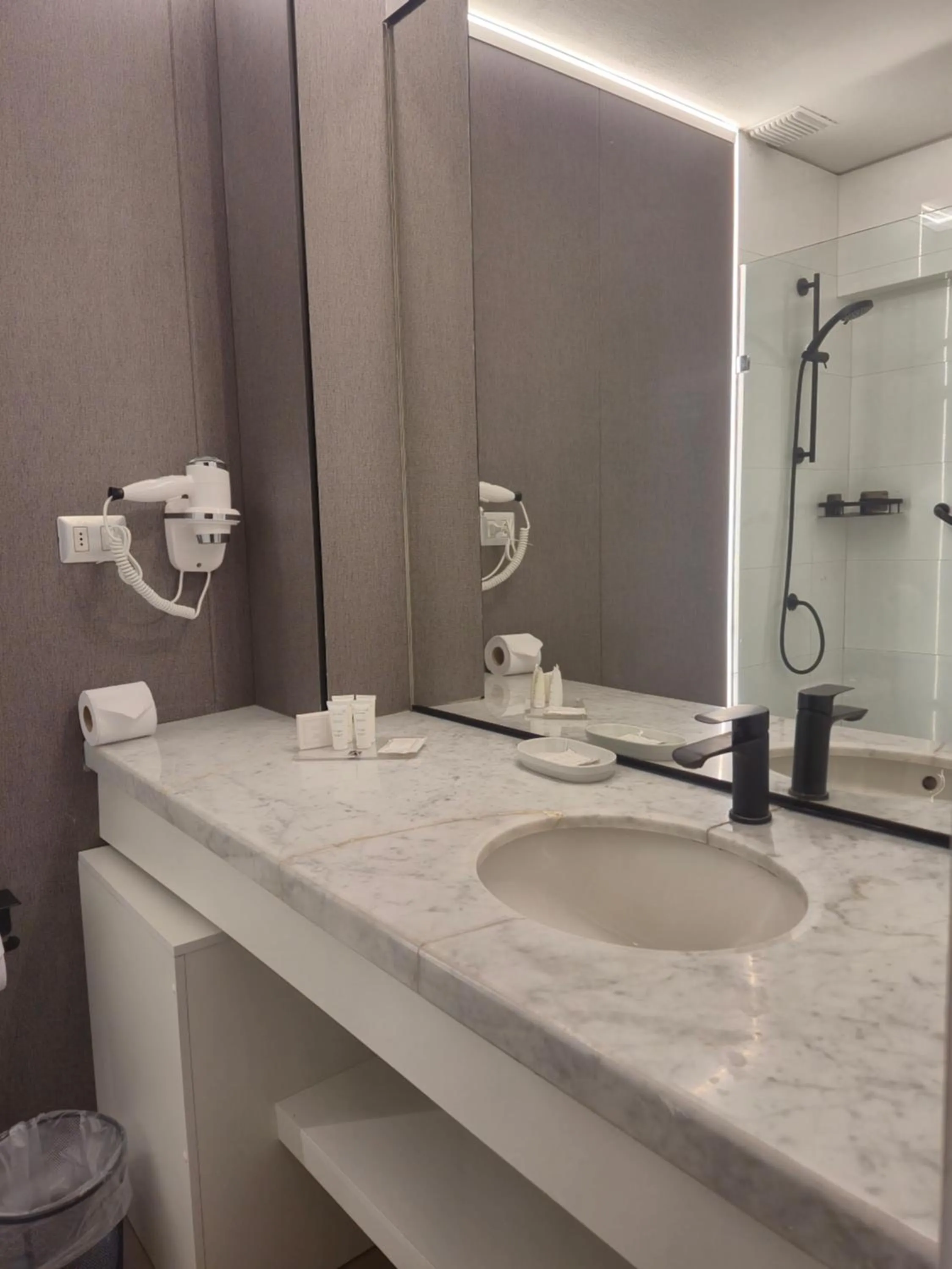 Bathroom in Hotel Alborada