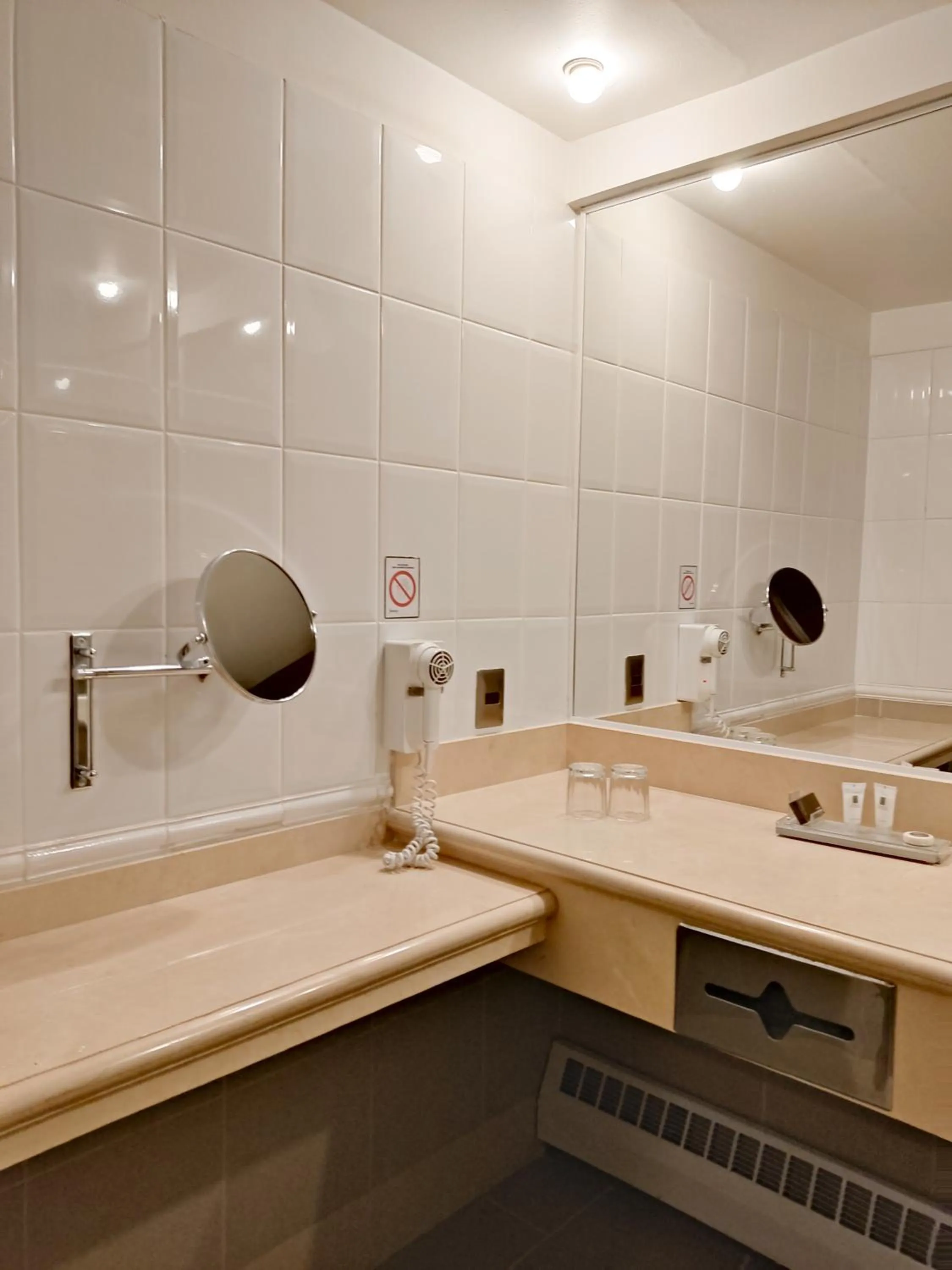 Bathroom in Hotel Alborada