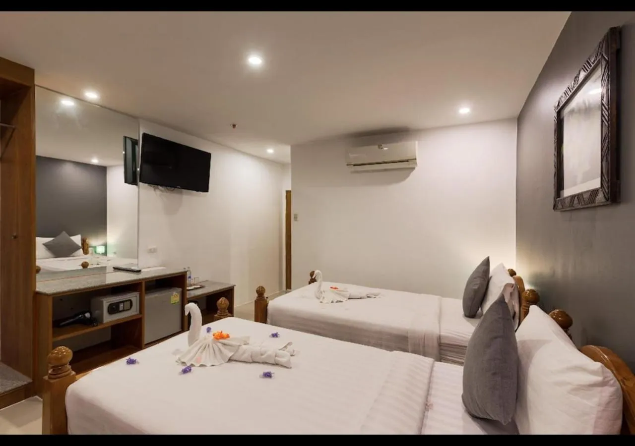 Bed in Patong Dynasty Royal Hotel