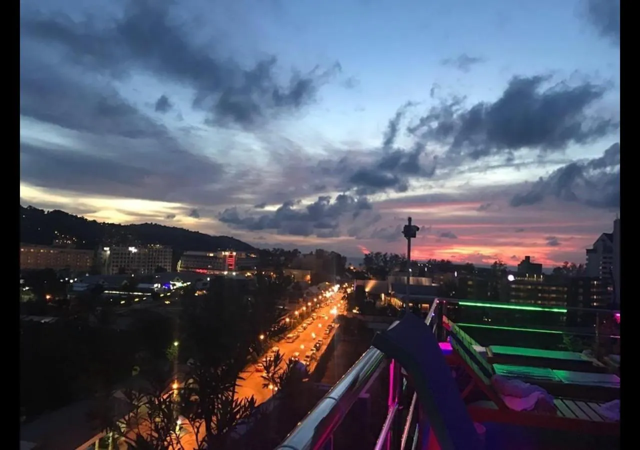 Night in Patong Dynasty Royal Hotel