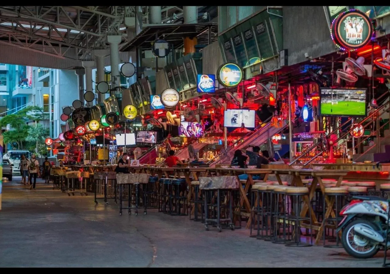 Restaurant/places to eat in Patong Dynasty Royal Hotel