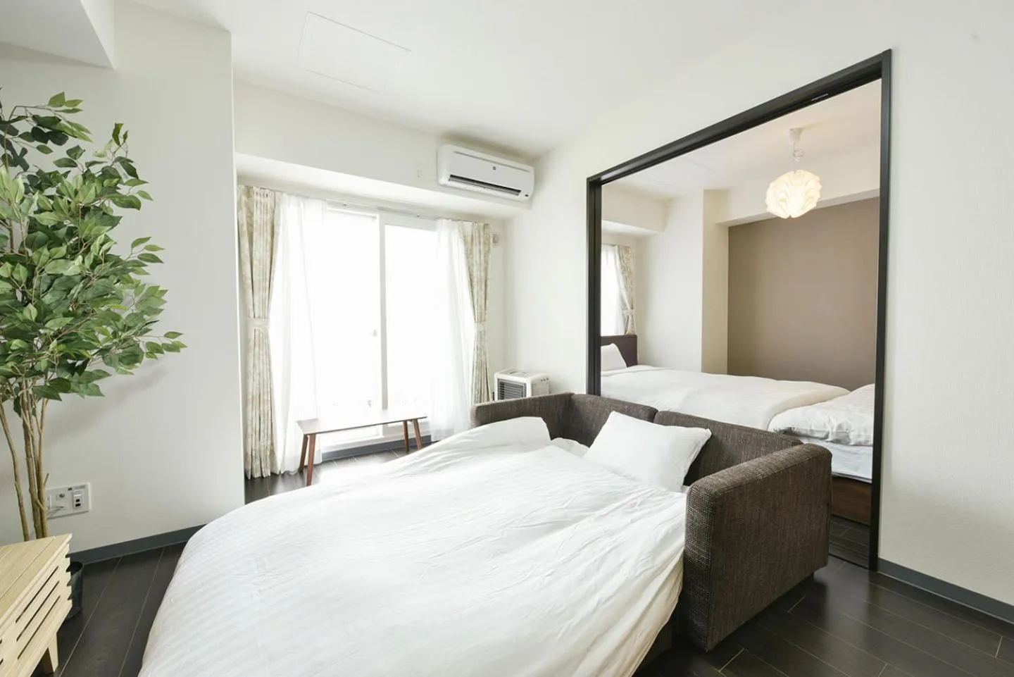 Bed in Sun Court Hongodori Garden Hills