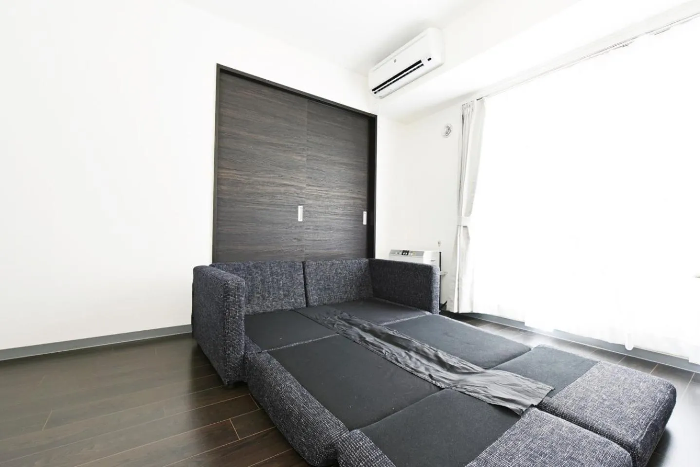 Bed in Sun Court Hondori Garden Hills