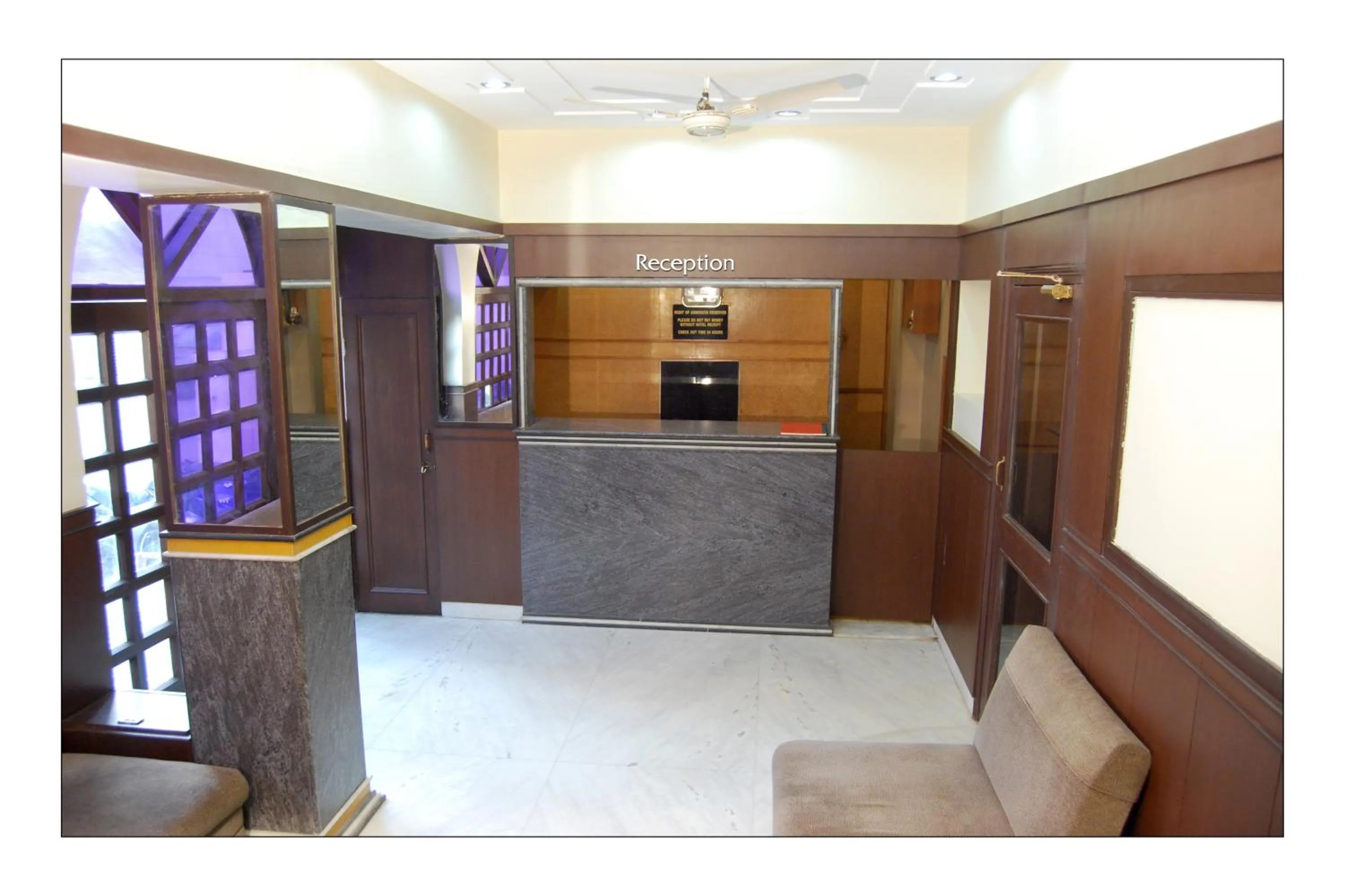 Lobby or reception in Hotel Raghav Palace 1 km Jaipur Junction & Bus Stand Sindhi Camp