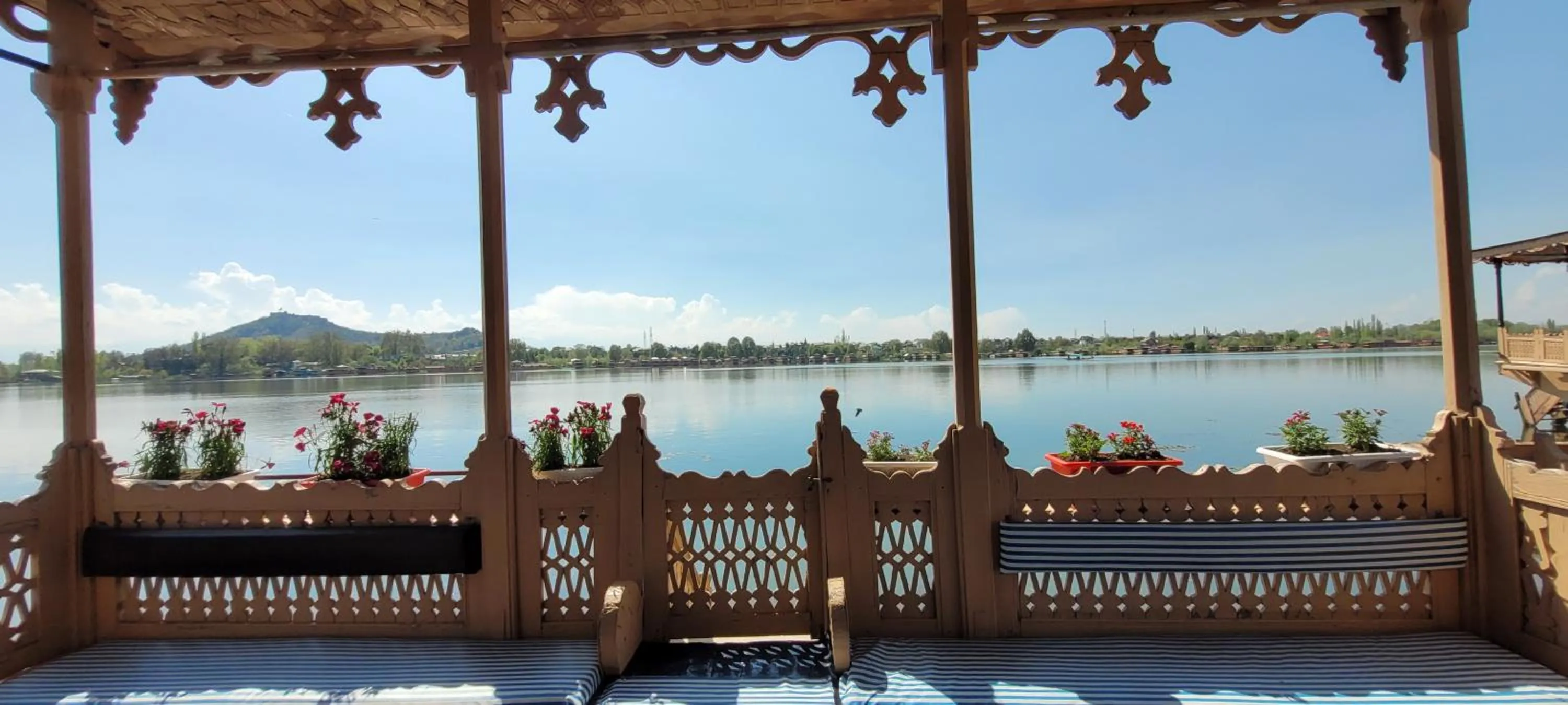 Balcony/Terrace in Lily Of The World Houseboat