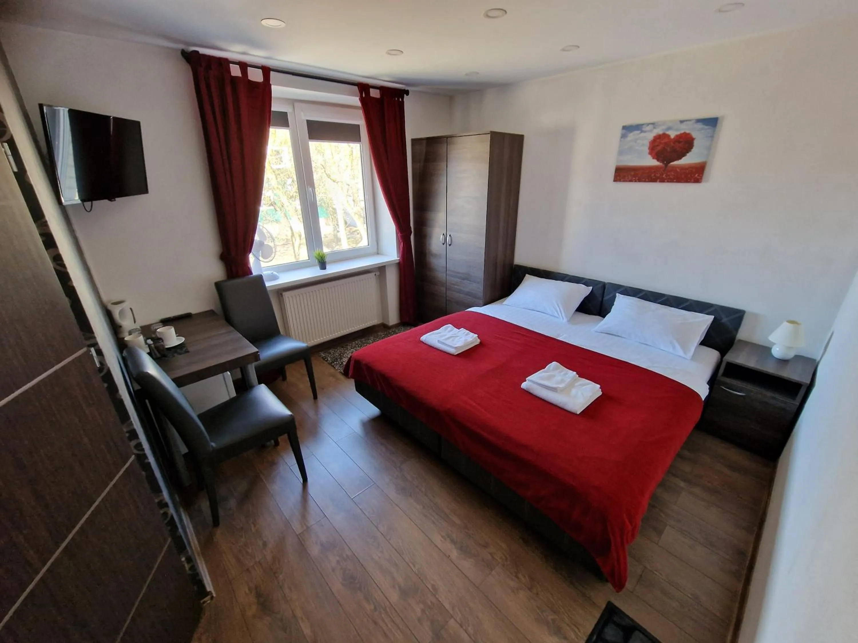 Bed in KALIDA Rooms for rent