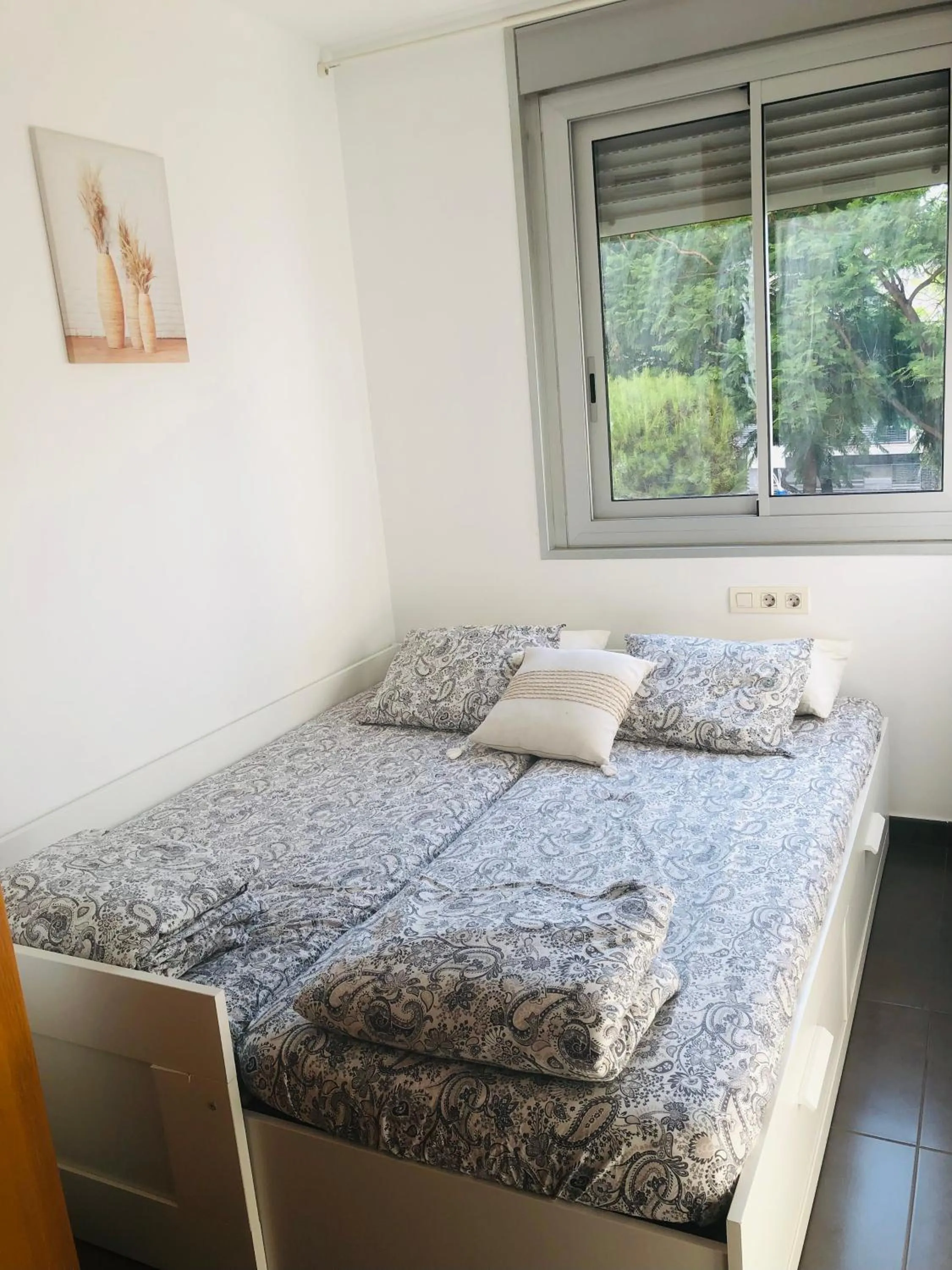 Bedroom, Bed in Standing Apartment Barcelona Forum