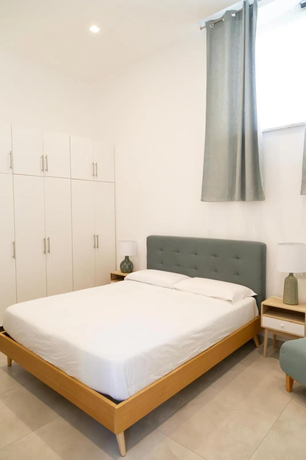 Cosmo 38 Luxury Apartments - Free Parking