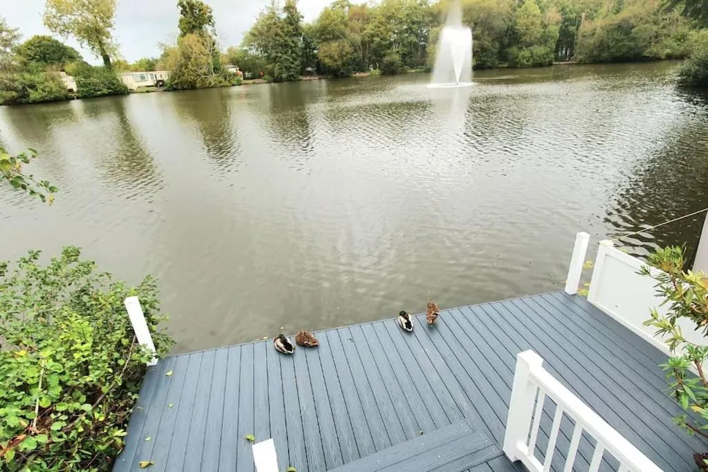 Coghurst Hall Holiday Home Sleeps 6, 2 bedrooms