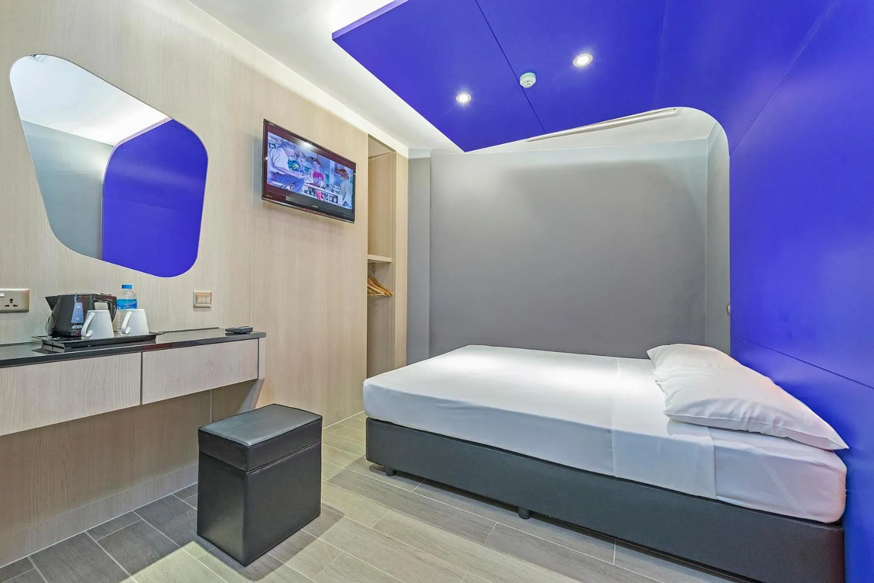 Bed in Hotel 81 Lavender