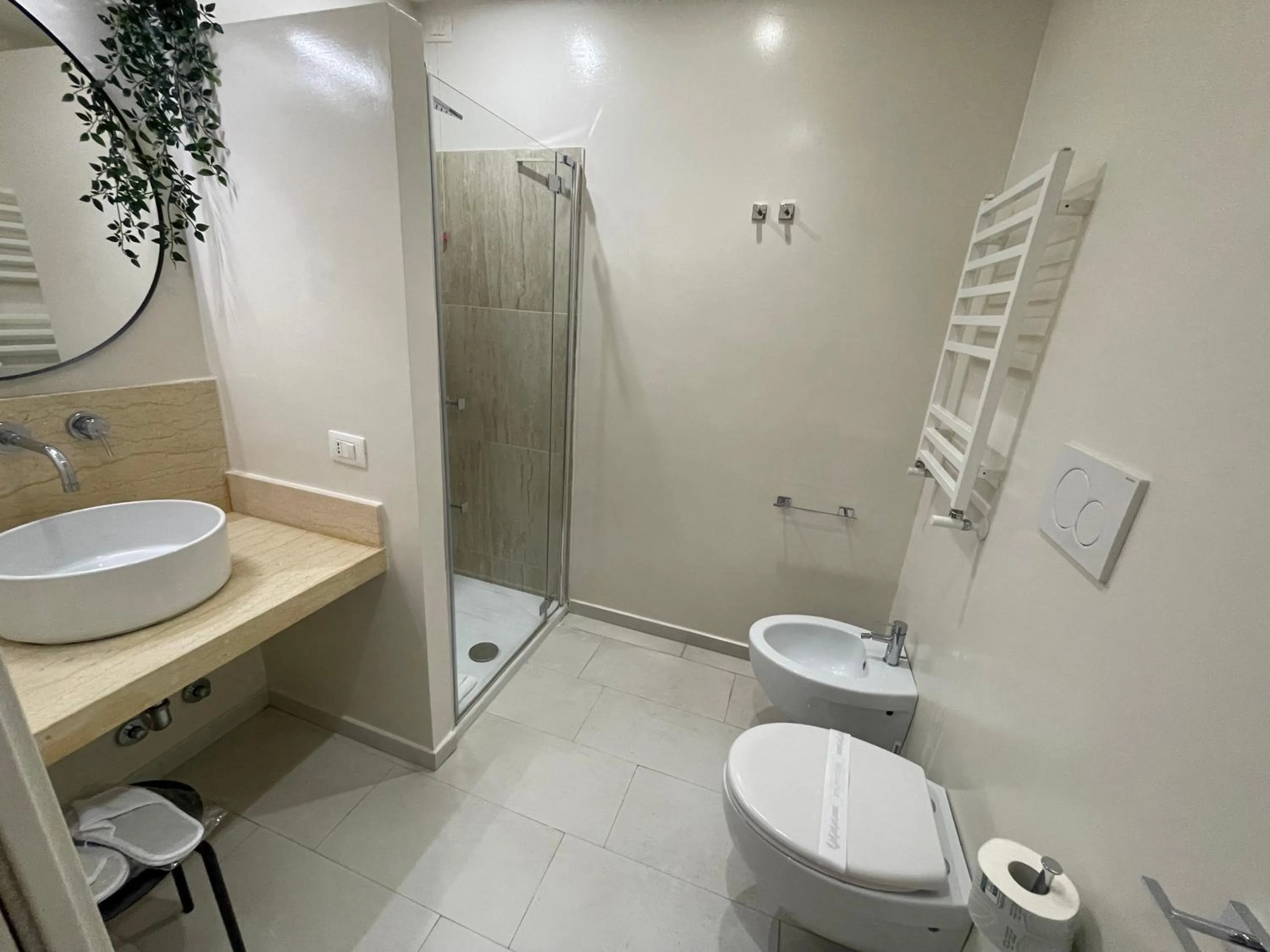 Shower in Quintus Luxury Suites