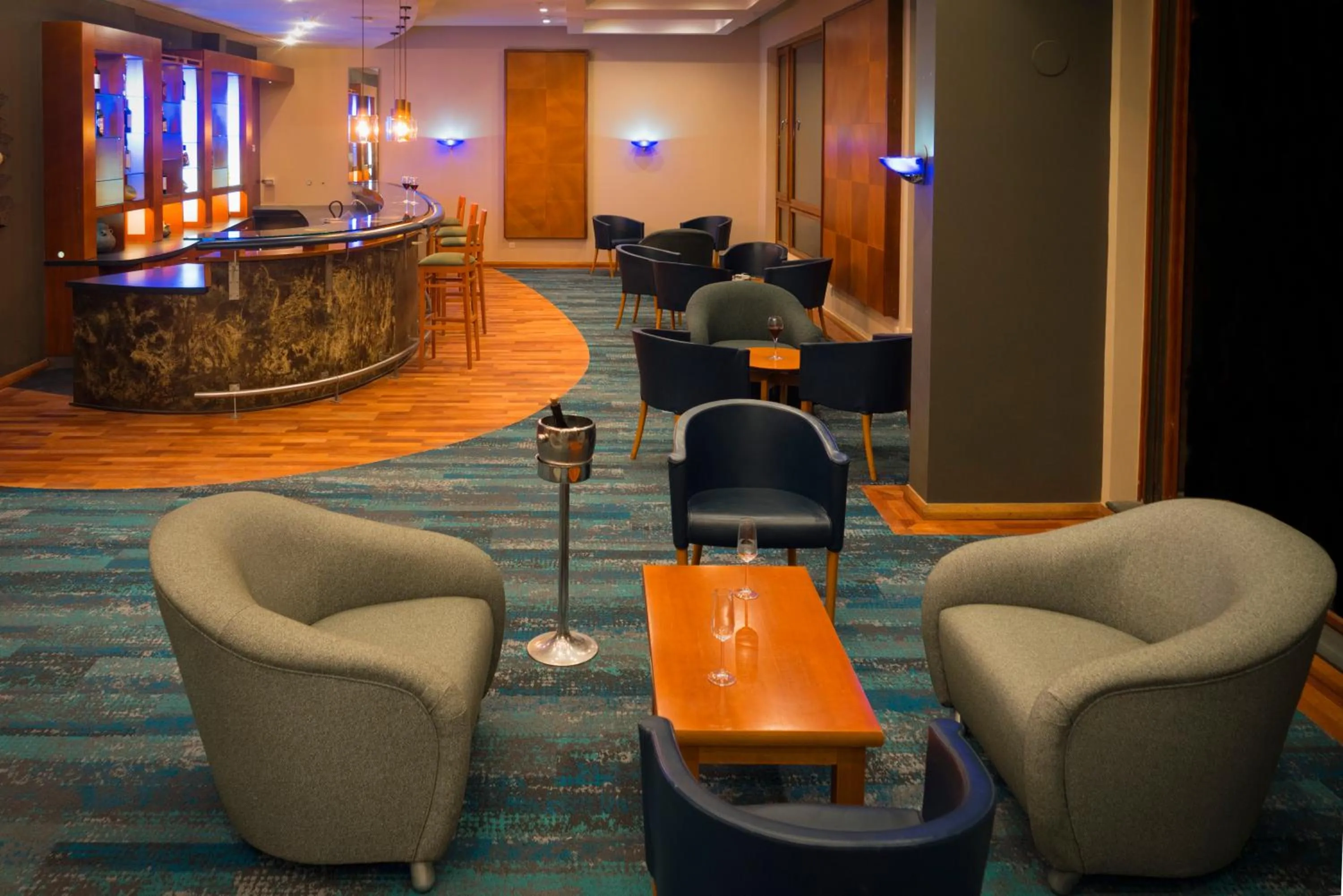 Lounge or bar in Park Lake Luxury Hotel