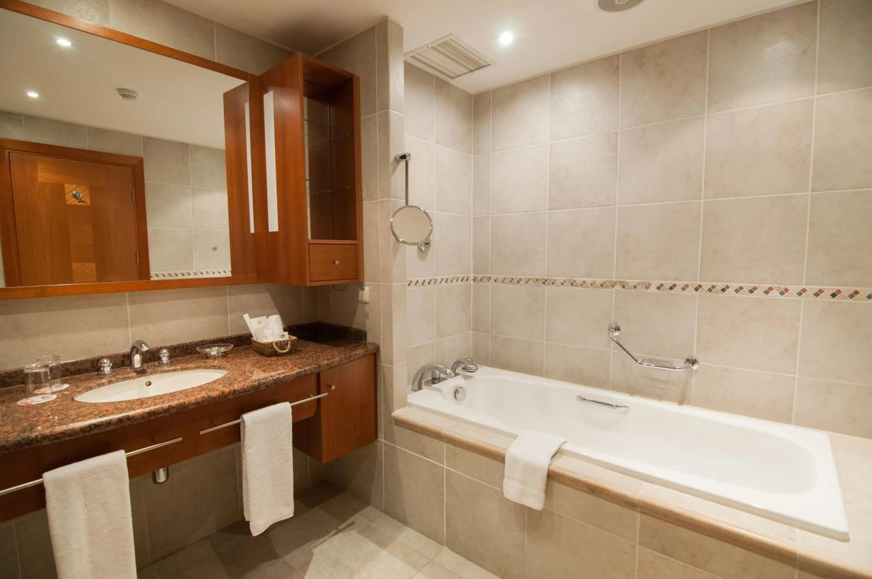 Bathroom in Park Lake Luxury Hotel