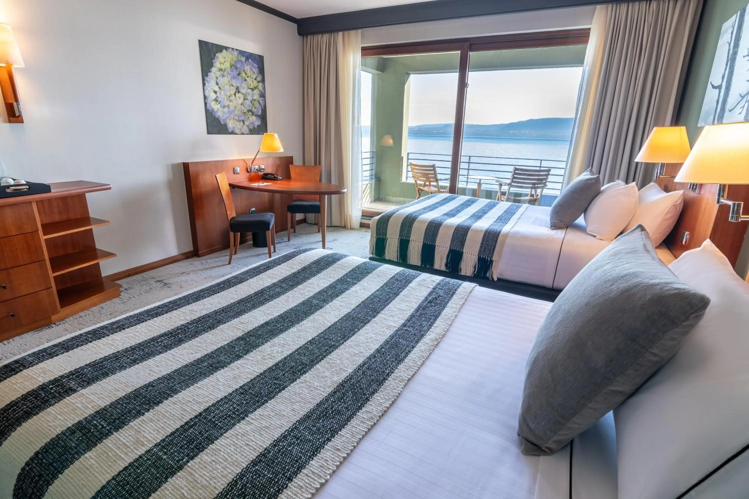 Bedroom, Bed in Park Lake Luxury Hotel