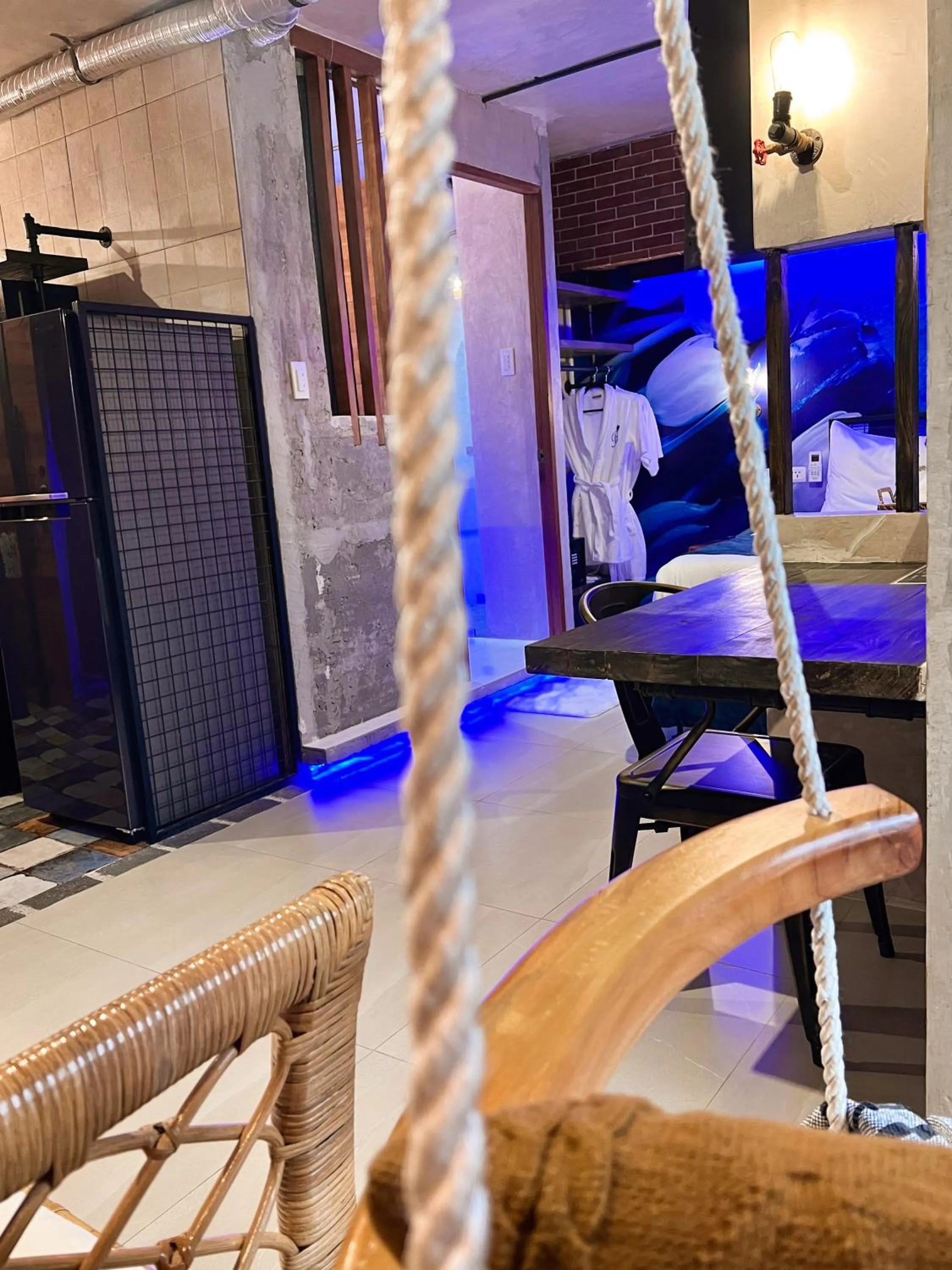 Seating area, Bed in Blue Tulip - 4mins from Mactan Airport