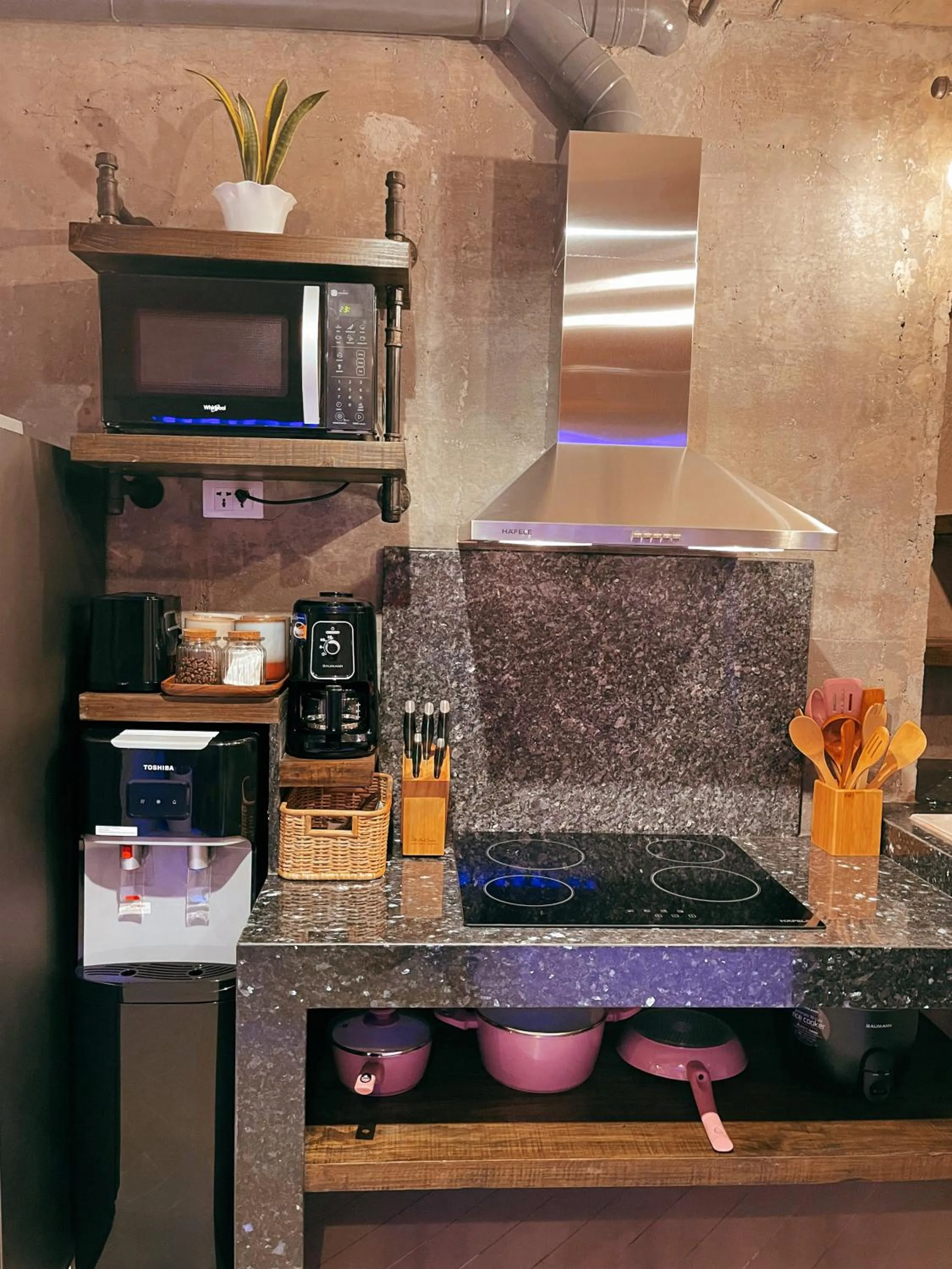 Coffee/tea facilities in Blue Tulip - 4mins from Mactan Airport