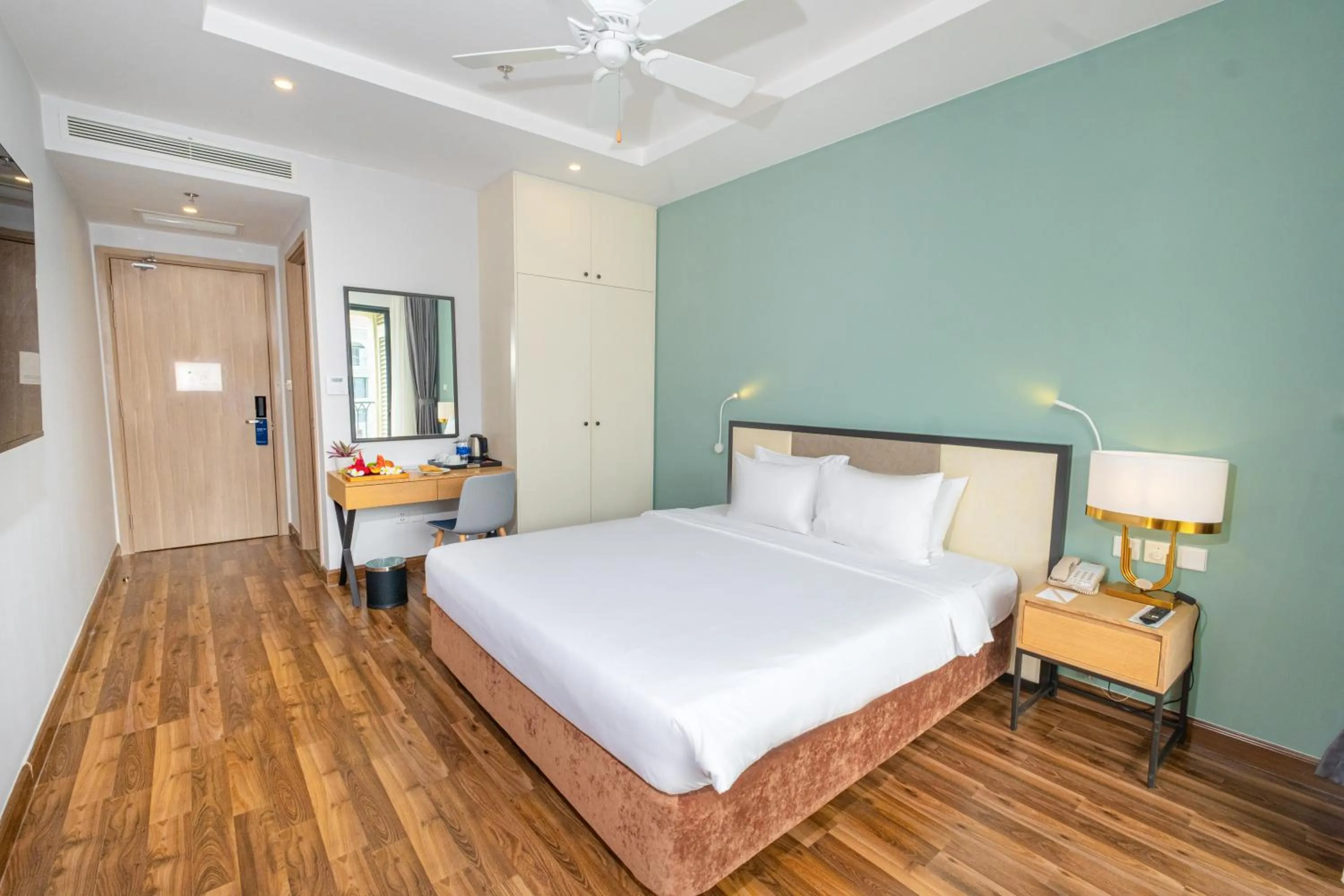 Bedroom, Bed in Wyndham Garden Grandworld Phu Quoc