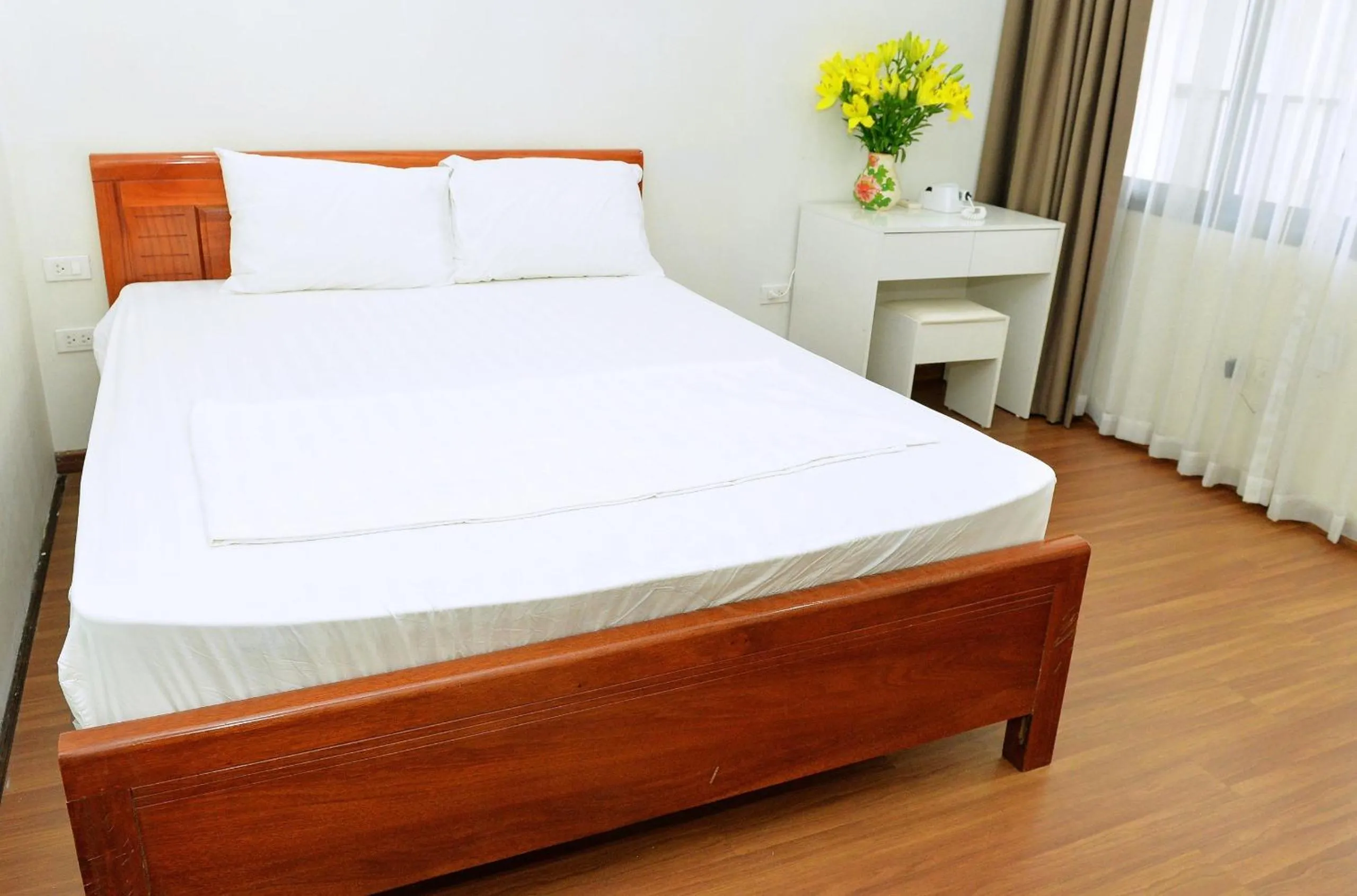 Bed in Era Apartment Đông Các