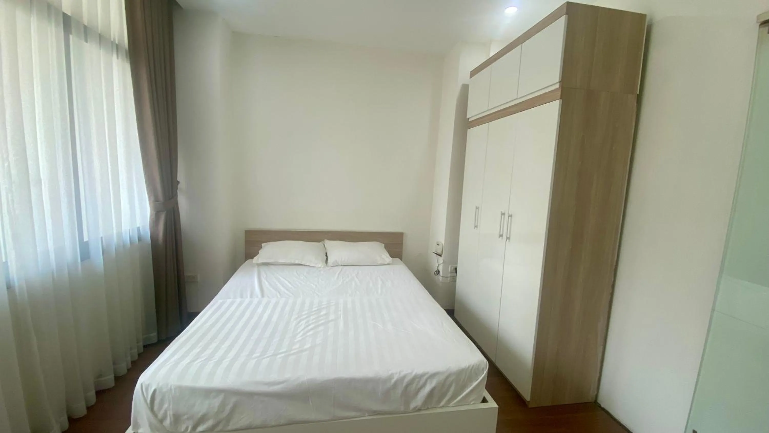 Bed in Era Apartment Đông Các