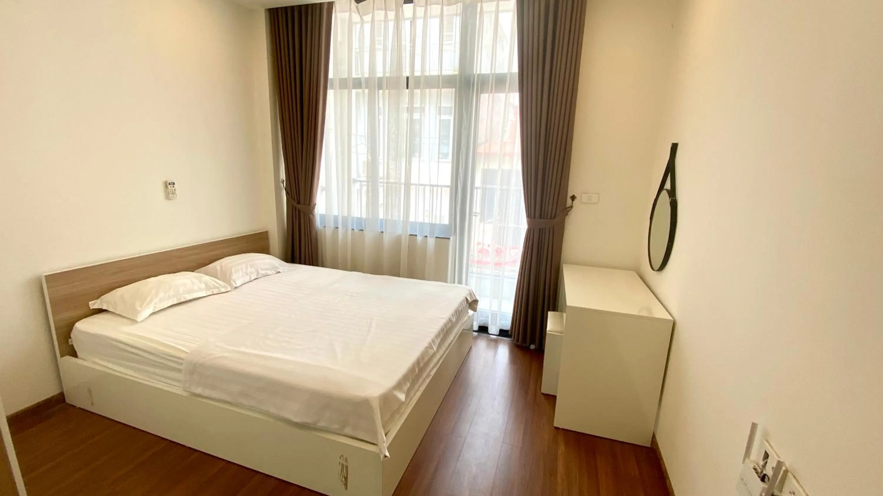 Bed in Era Apartment Đông Các