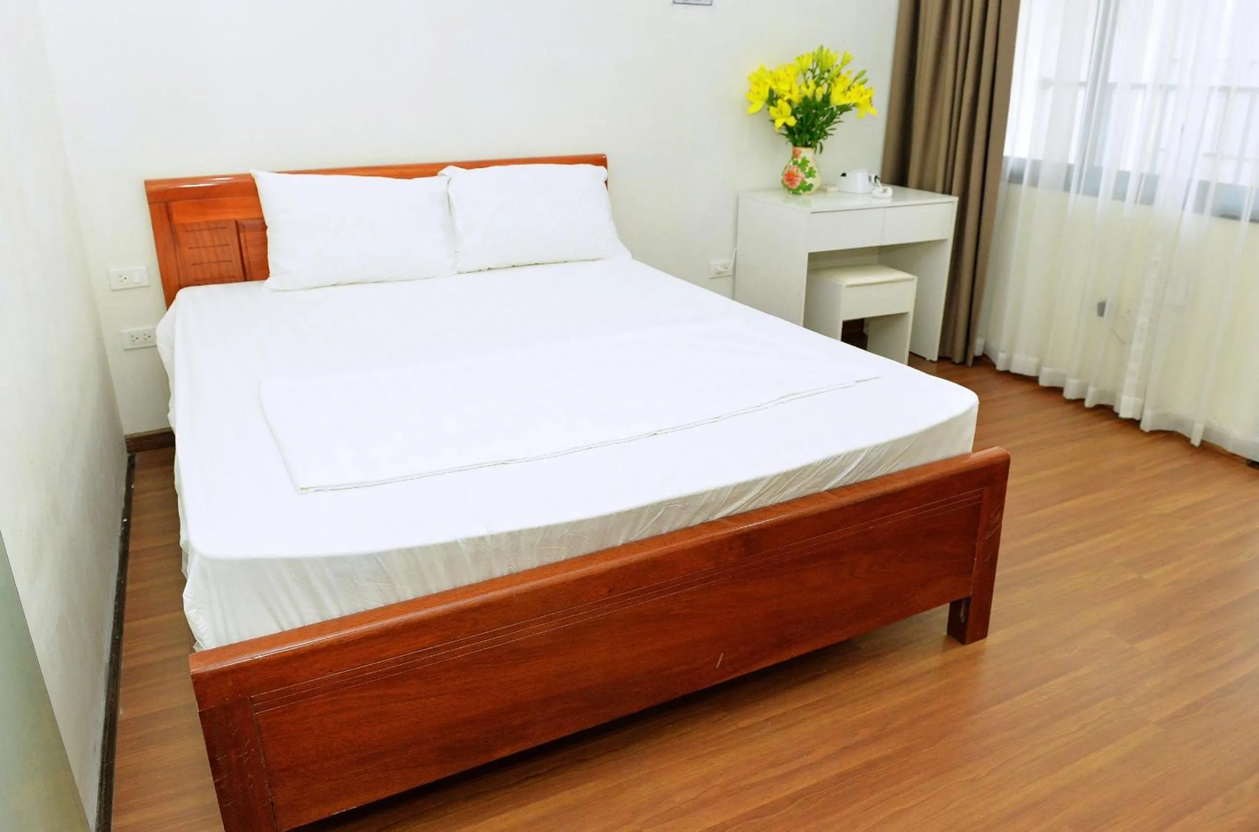 Bed in Era Apartment Đông Các