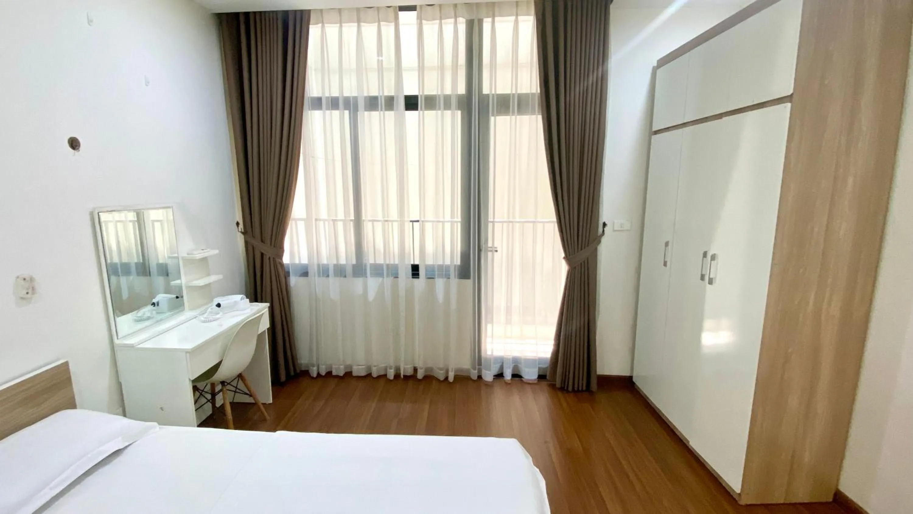 Bed in Era Apartment Đông Các