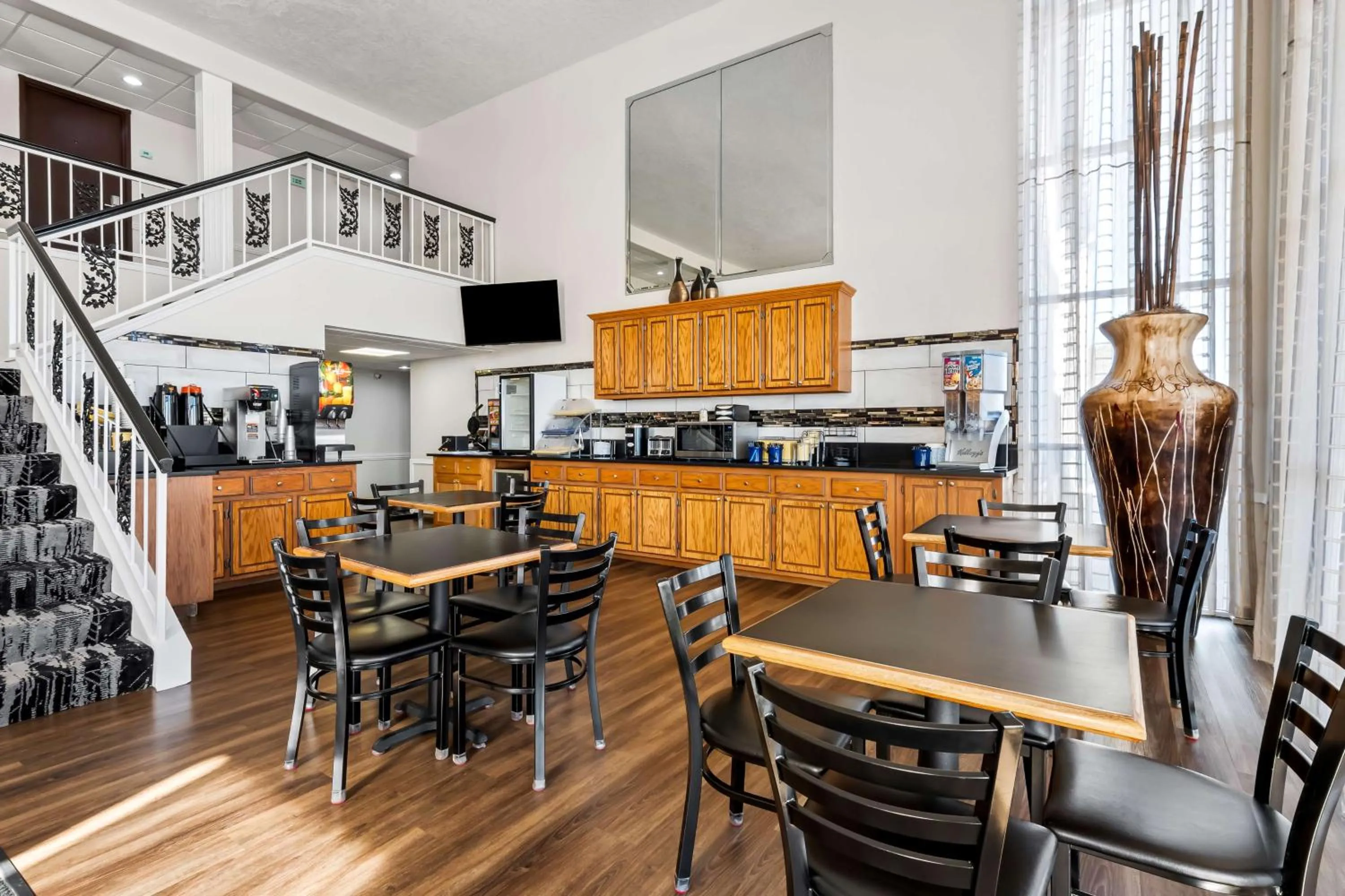 Breakfast in SureStay Hotel by Best Western Duncan